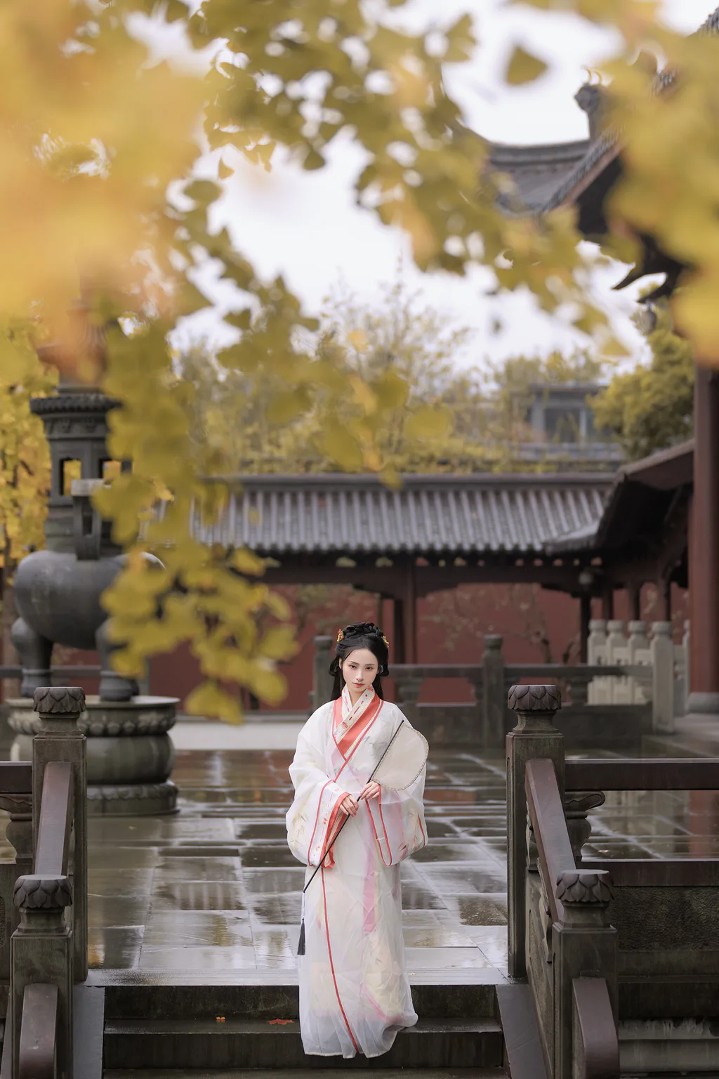 [YITUYU艺图语]2023.01.10 雨中银杏 眸小妖[23+1P/251MB]