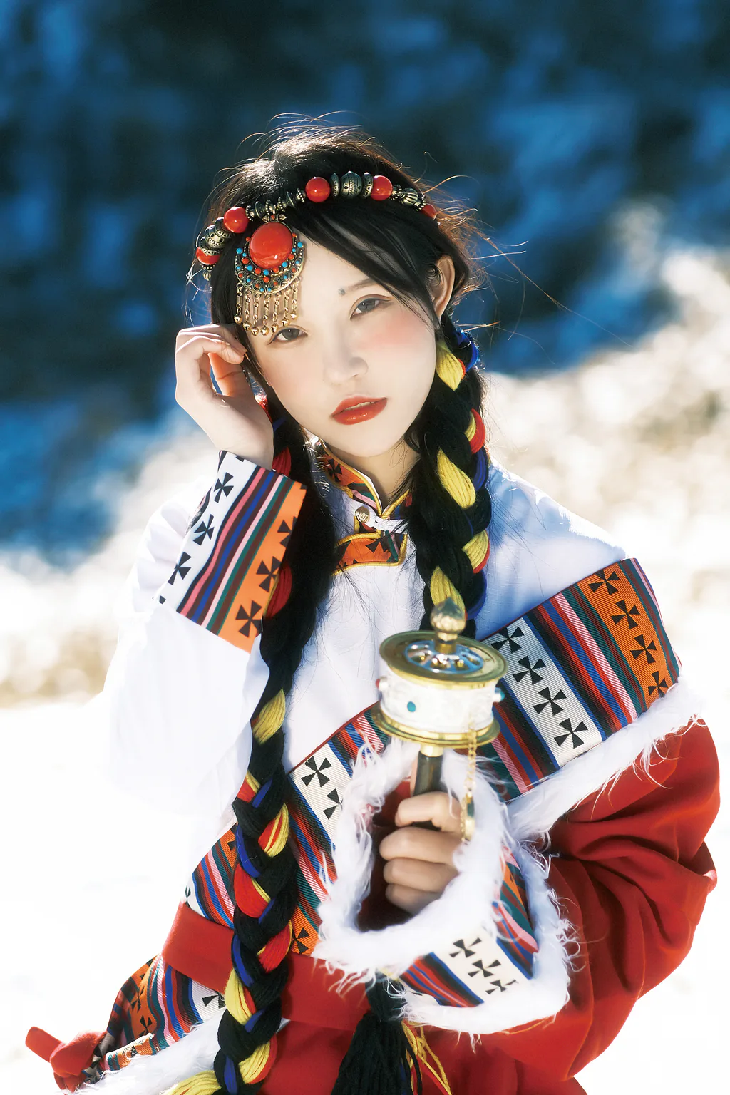 [YITUYU艺图语]2023.01.01 我离不开神山，你带一支格桑花走吧 小霜[21+1P/115MB]