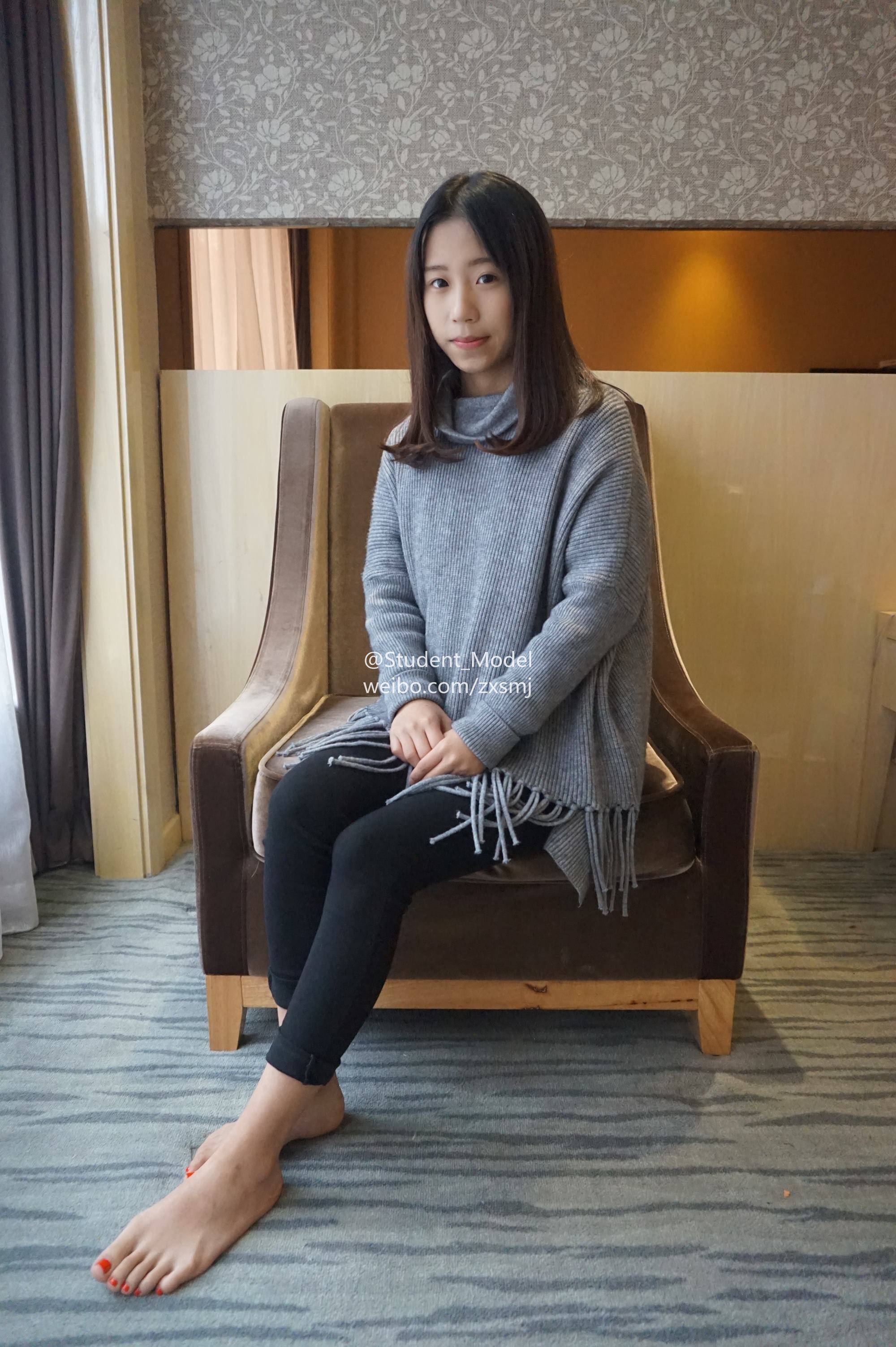 students 美腿镁足 004[74P/220MB]
