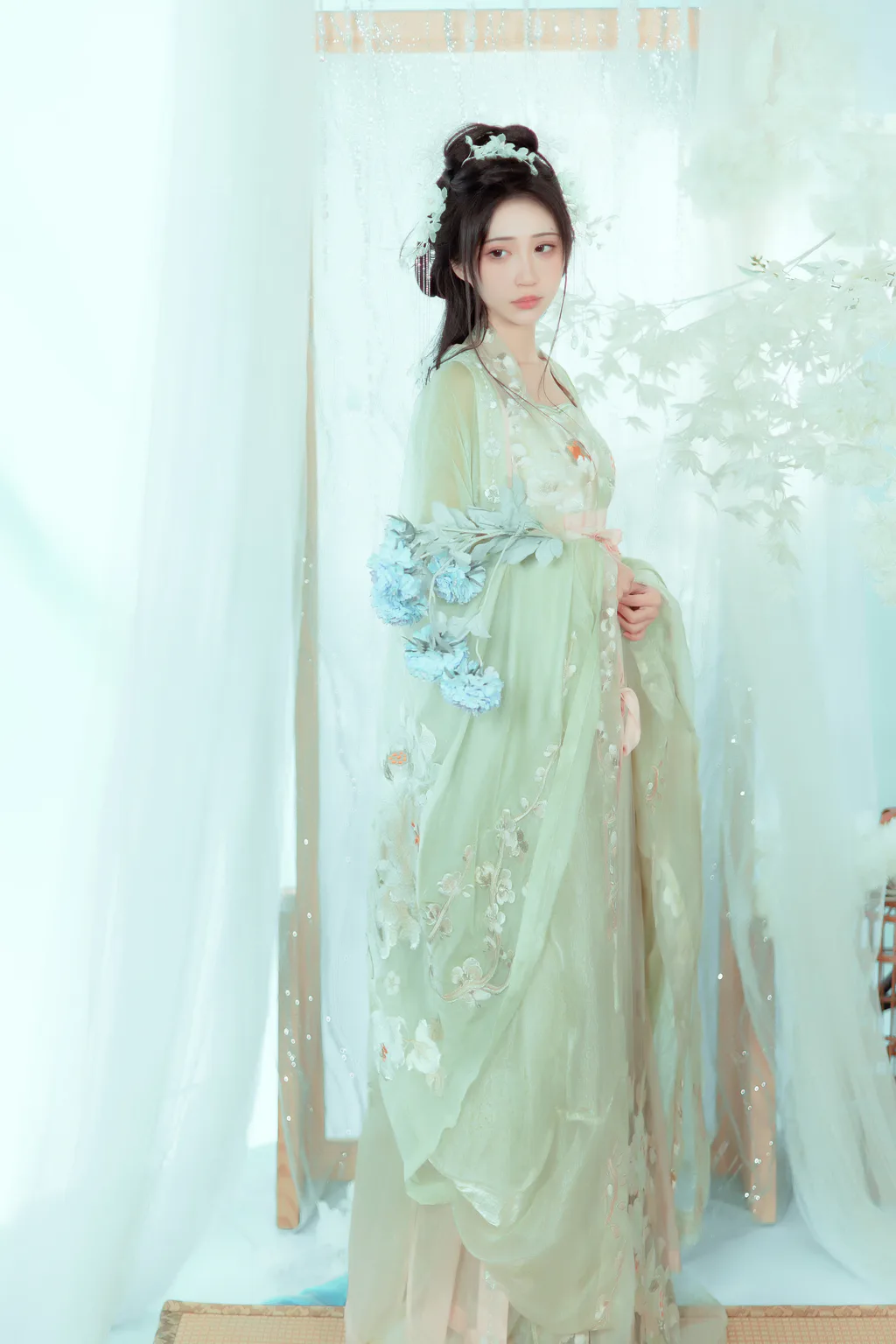 [YITUYU艺图语]2023.02.28 轻影 绮罗生的小苏苏[26+1P/222MB]