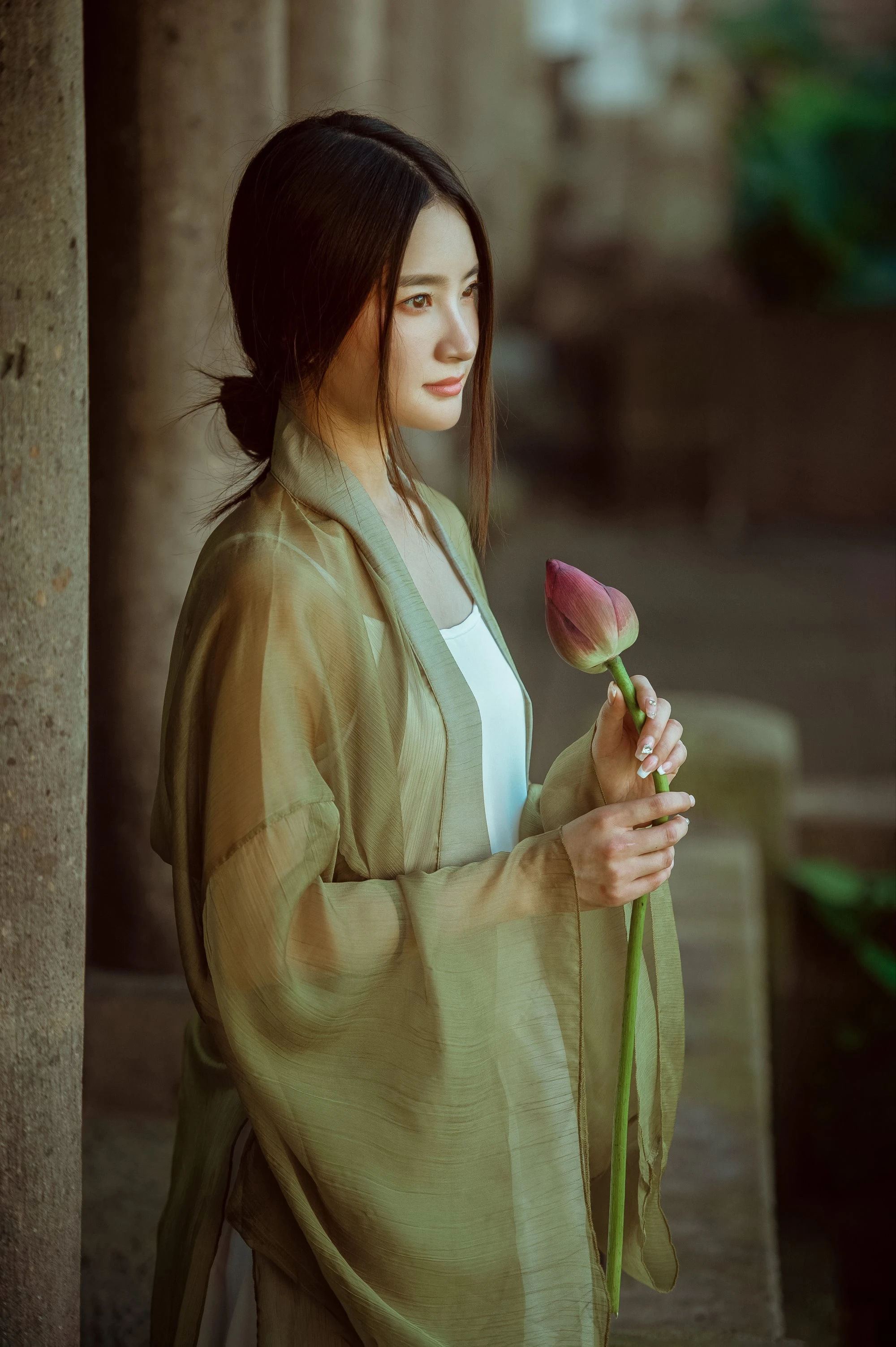 [YITUYU艺图语]2022.08.07 荷韵 Smile[38+1P/451MB]