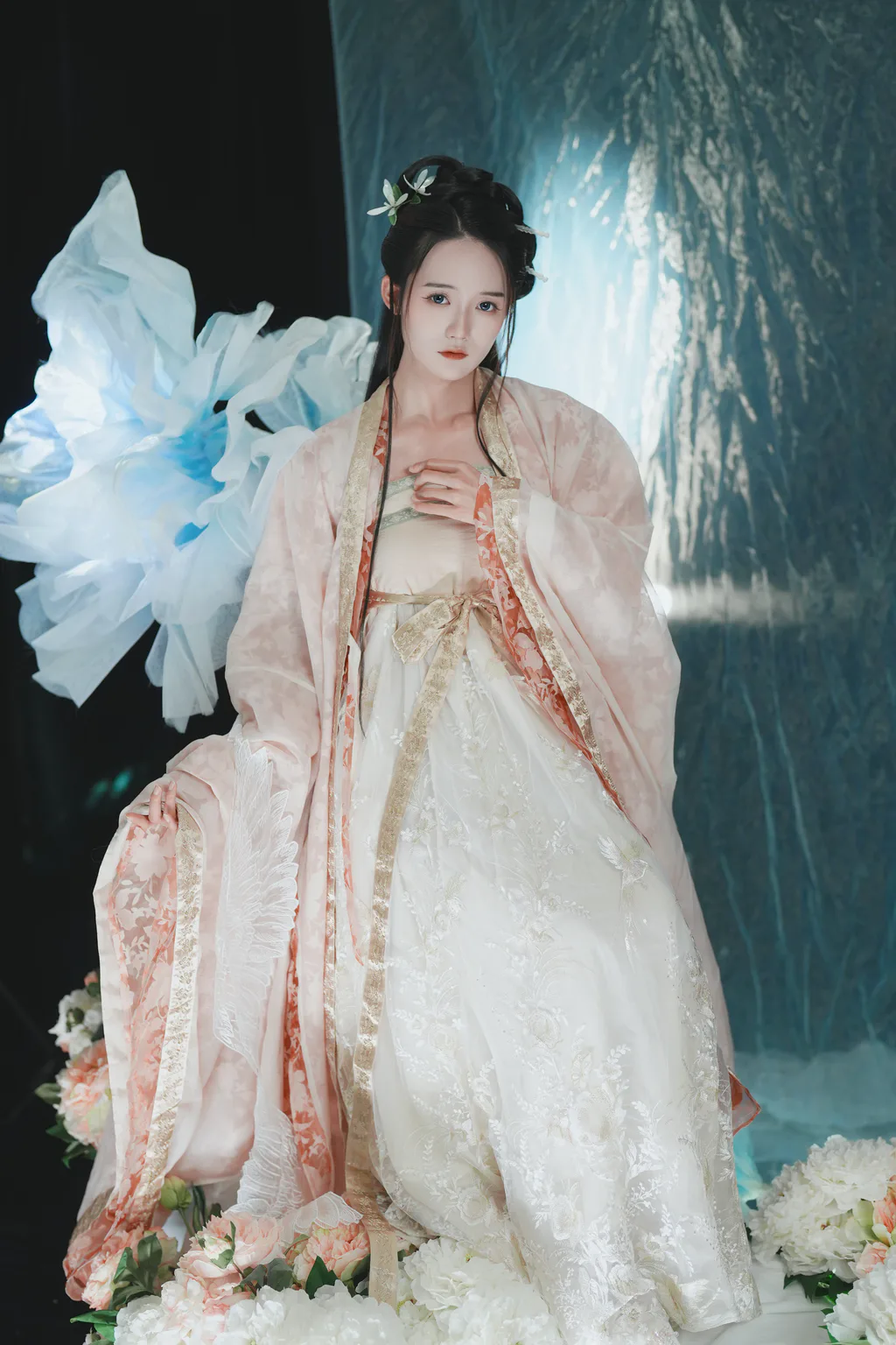[YITUYU艺图语]2023.05.30 寄明月 兔子Zzz不吃胡萝卜[38+1P/431MB]