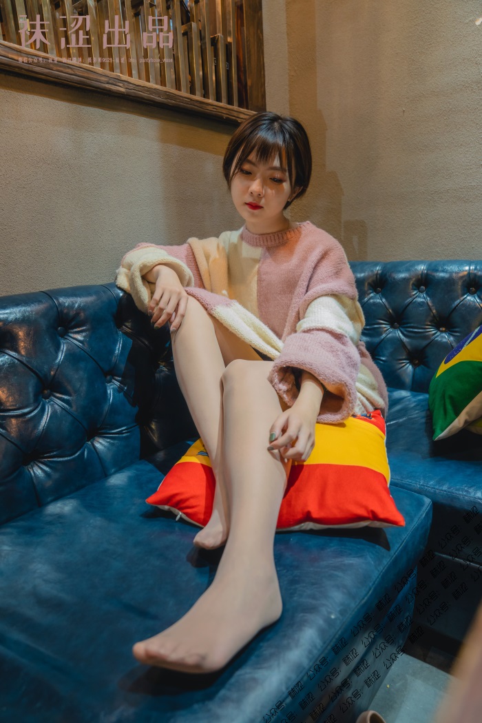 袜涩写真 VOL.048 暖暖的大毛衣 [43P/709MB]