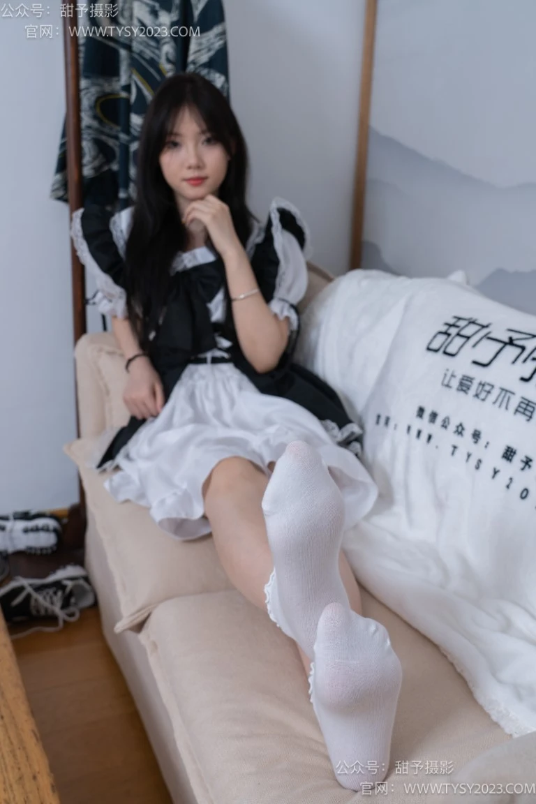 甜予摄影 NO.083期：璇璇-运动鞋、白棉袜、裸足（完整版）[133P/2V/10.13GB]