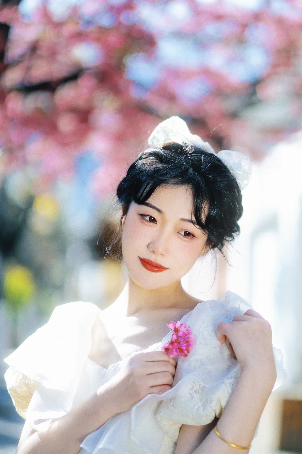 [YITUYU艺图语]2023.04.19 冬樱花下 迟白 [22+1P/254MB]