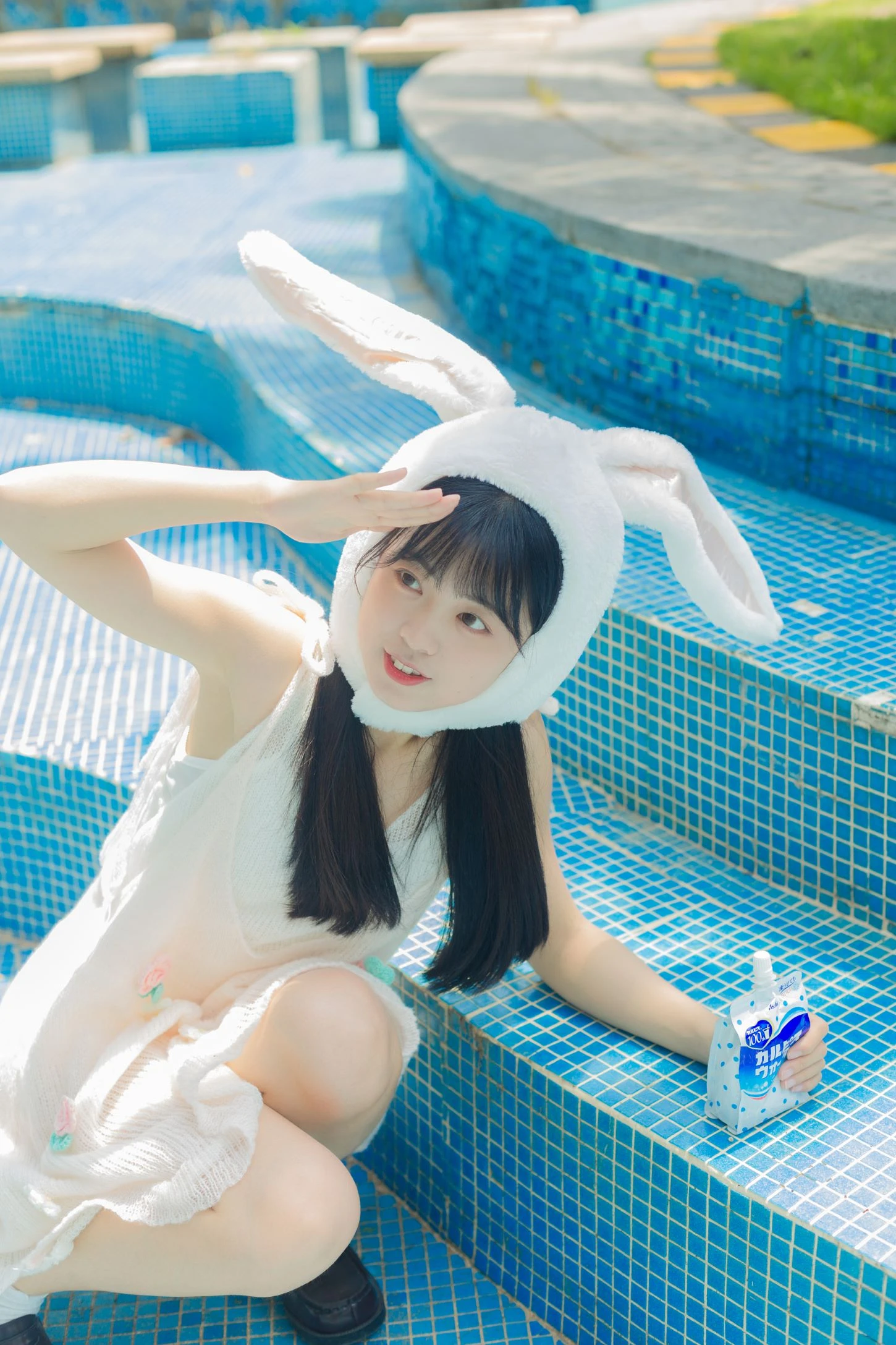 [YITUYU艺图语] 2022.07.09 夏日泳池的兔子 可爱泡泡呀 [36P/368MB]