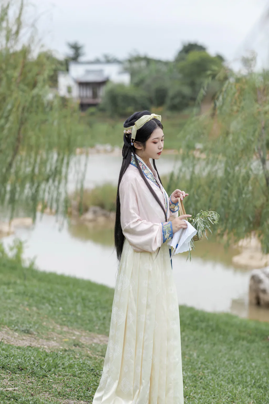 [YITUYU艺图语]2023.04.09 柳 沉诗思[22+1P/225MB]