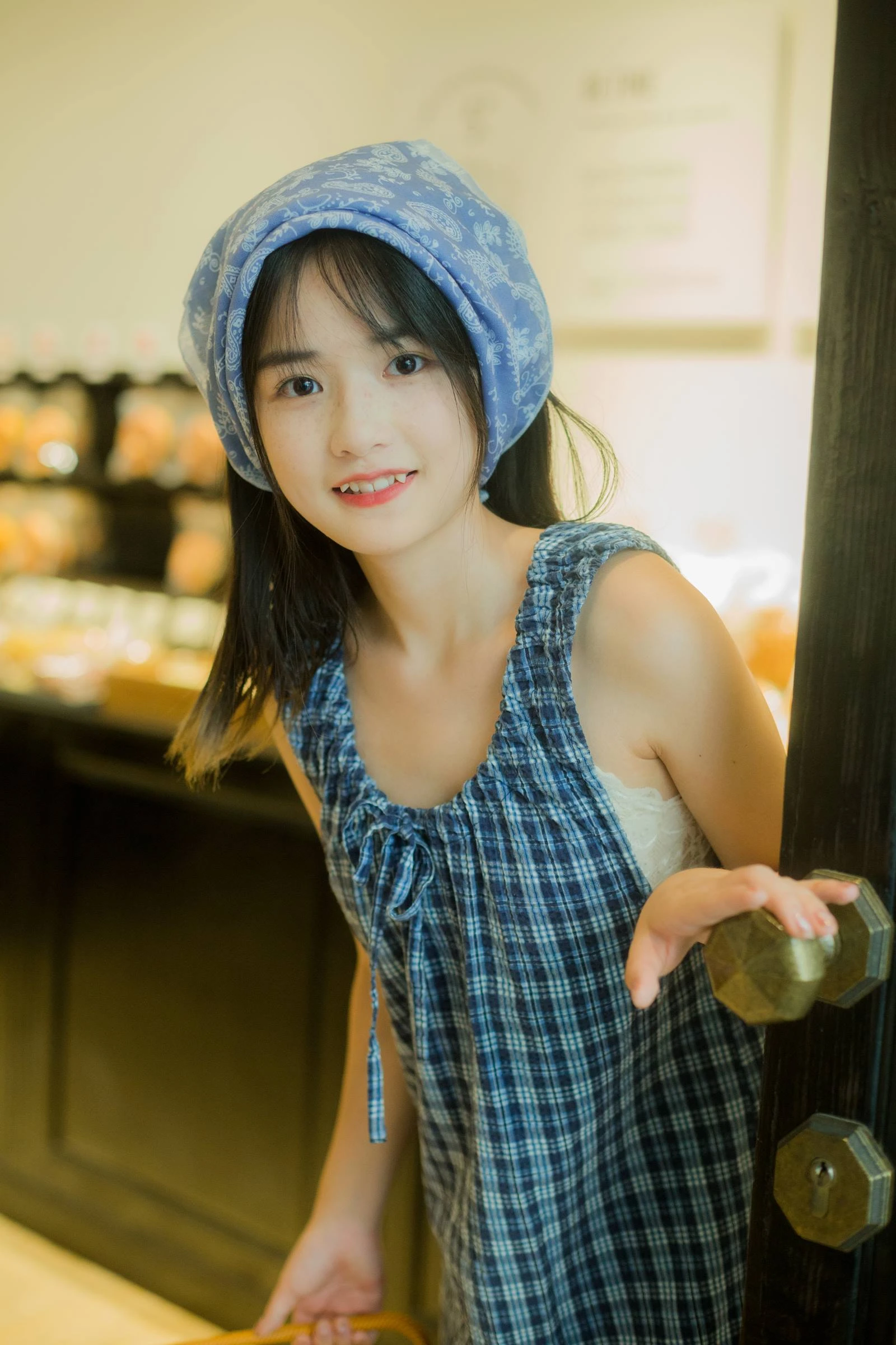 [YITUYU艺图语]2022.10.17 面包店打工日 小怡美眉cute[33+1P/433MB]