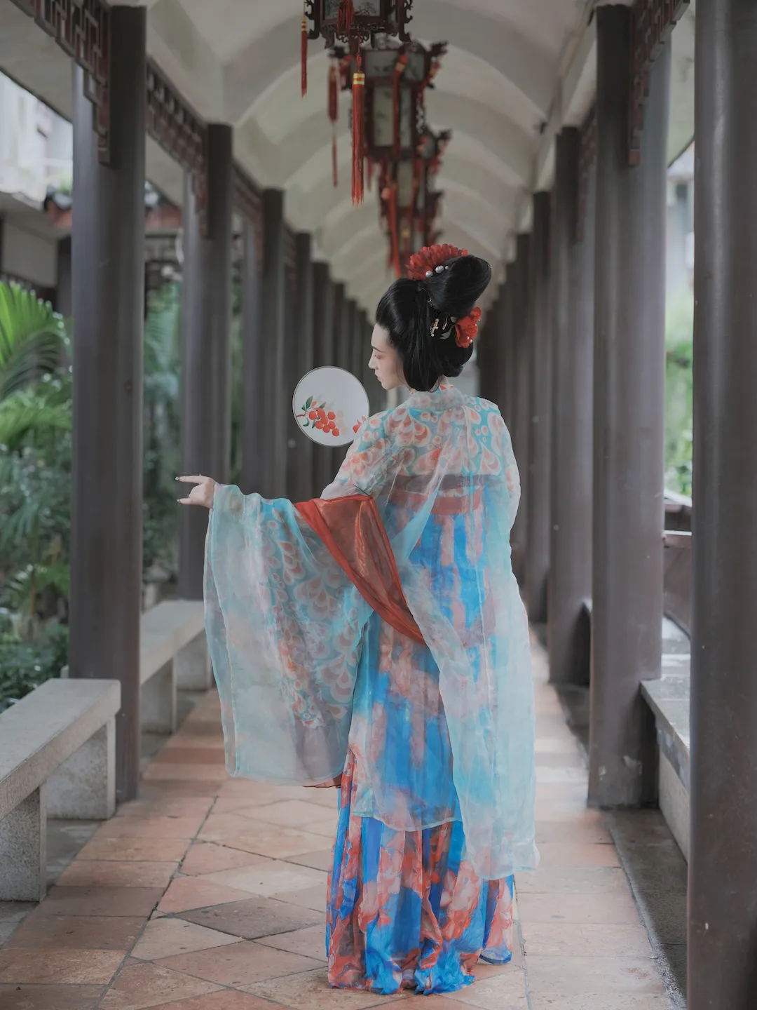 [YITUYU艺图语]2023.08.01 雨后游园 琳琅[32+1P/230MB]