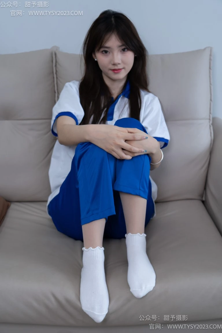 甜予摄影 NO.098期：璇璇-校服、板鞋、白棉袜、肉丝（脚尖加固款）（完整版）[135P/2V/10.37GB]