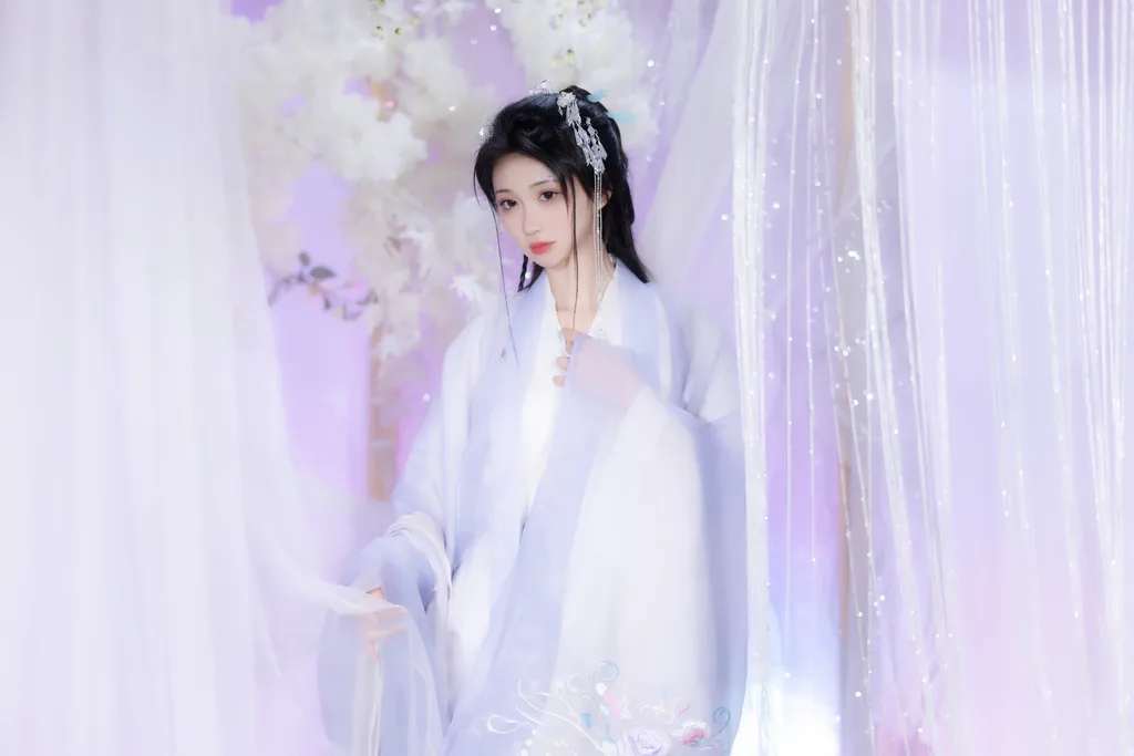 [YITUYU艺图语]2023.03.10 韶华 绮罗生的小苏苏[24+1P/190MB]