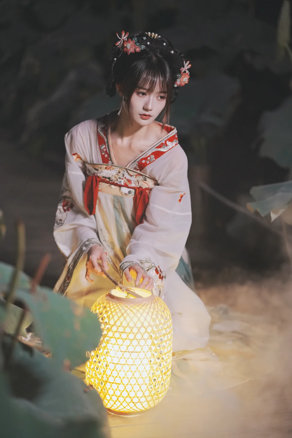 [YITUYU艺图语]2023.07.07 荷香袅袅 兔子Zzz不吃胡萝卜[25+1P/302MB]
