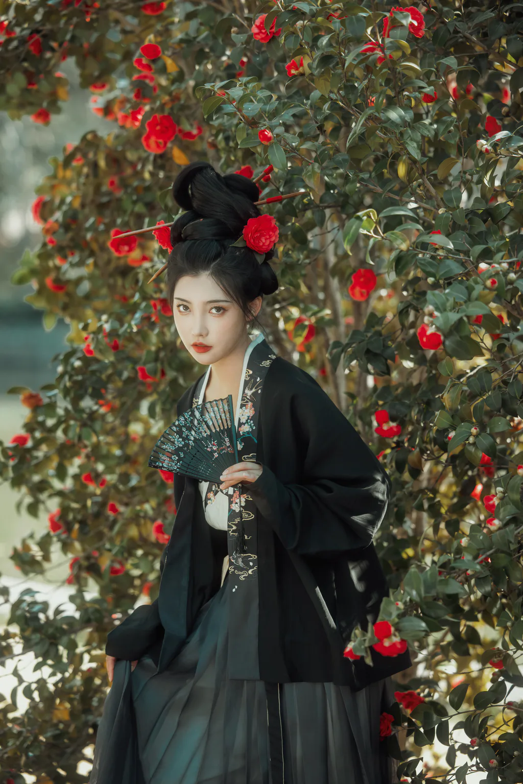 [YITUYU艺图语]2023.04.11 山茶不懂红玫瑰 素素[35+1P/575MB]