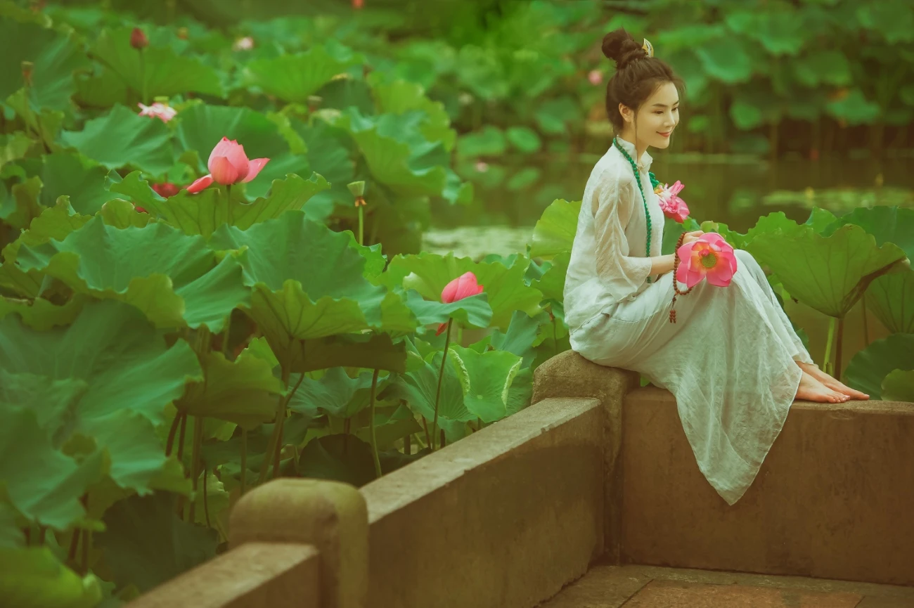 [YITUYU艺图语] 2021.08.14 赏荷记 颗颗树 [36P/260MB]
