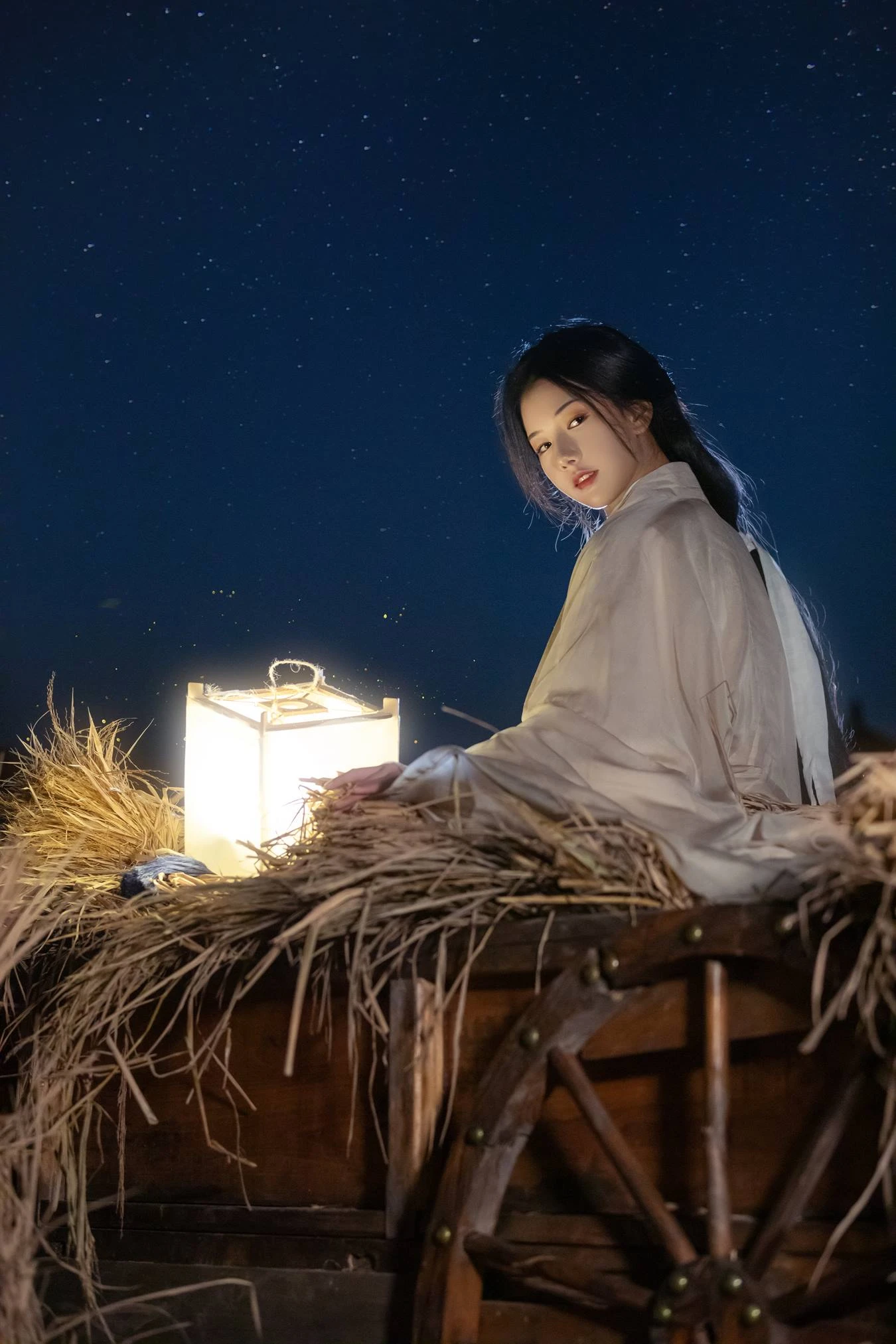 [YITUU艺图语] 2022.05.13 明月皎夜光 酸辣湯兒 [22P/362MB]