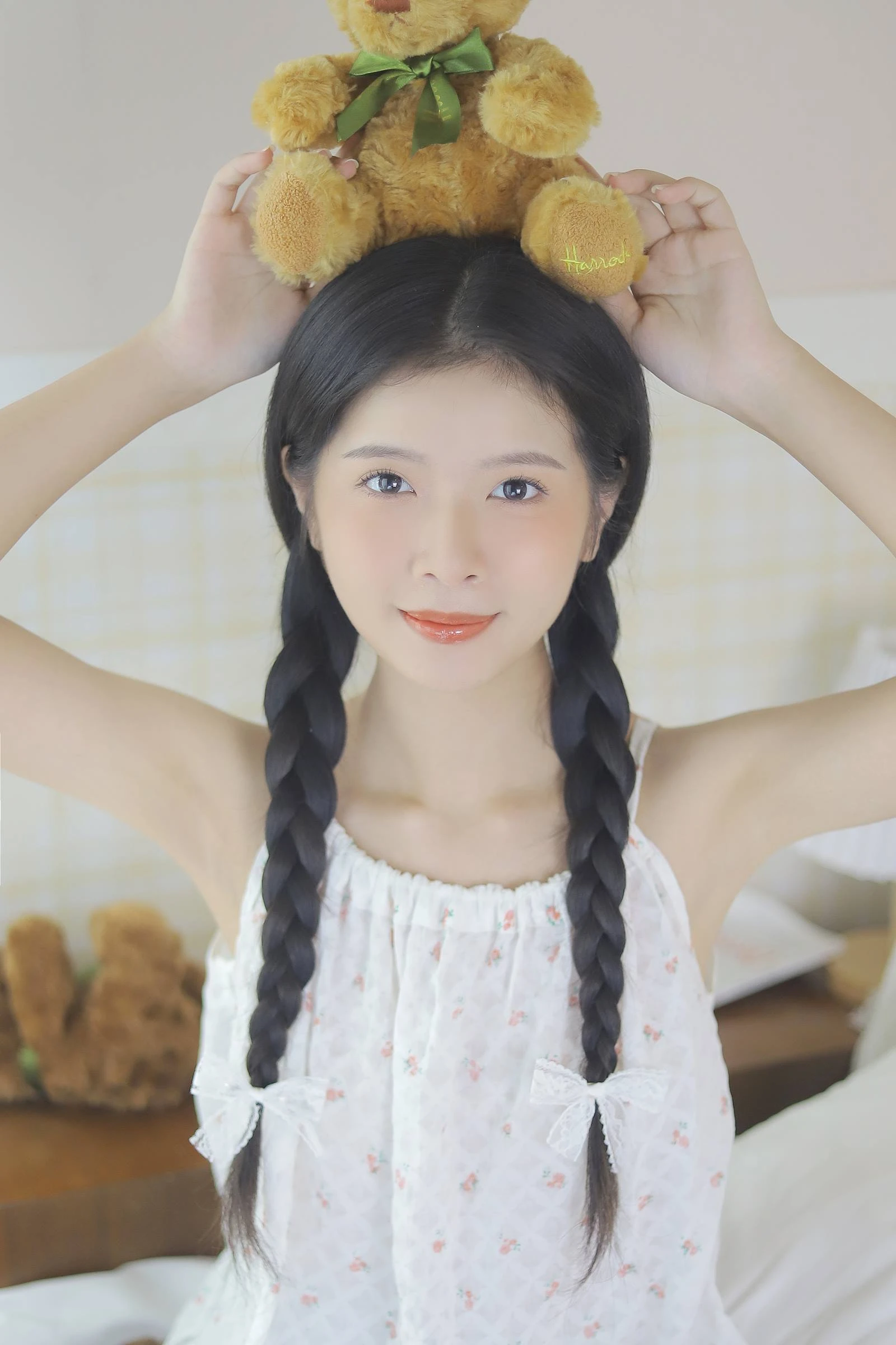 [YITUYU艺图语]2022.10.14 甜妹代表团 罗芷昕[24+1P/235MB]