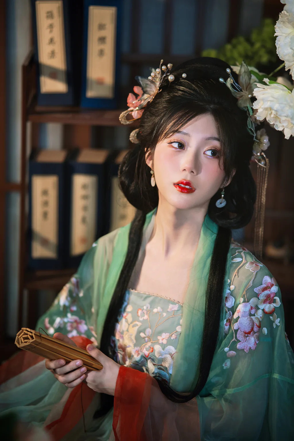 [YITUYU艺图语]2023.05.24 紫衣绿萝思君归 江寄鱼[20+1P/389MB]