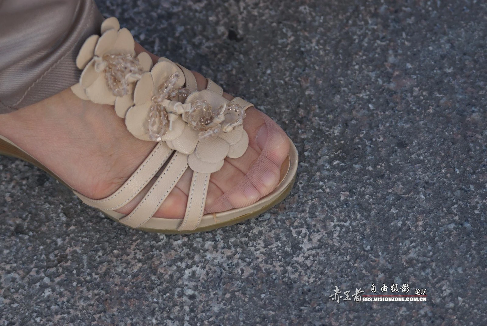 自由摄影 No.272 好有韵味的熟妇丝族凉高 [46P/108MB]