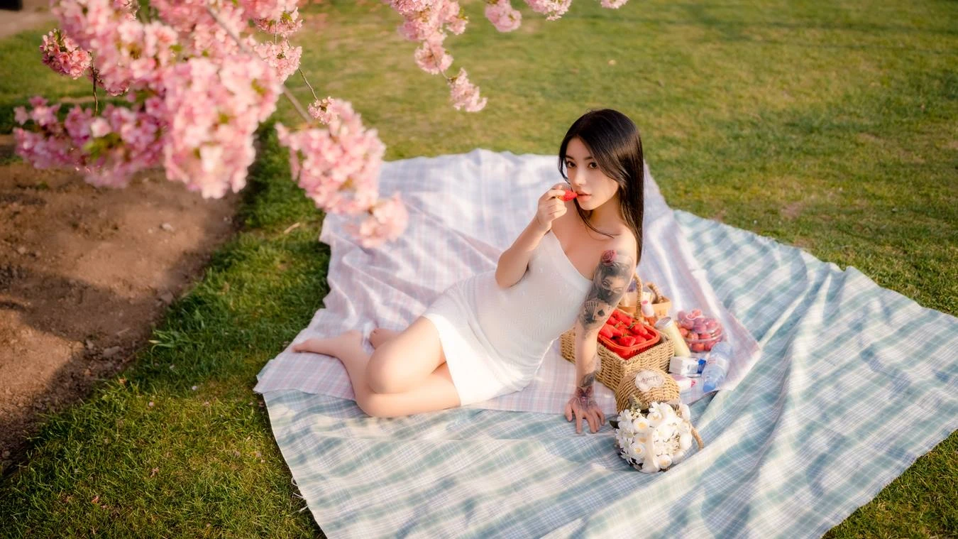 [YITUU艺图语] 2022.04.22 樱花季节 悦悦 [32P/349MB]