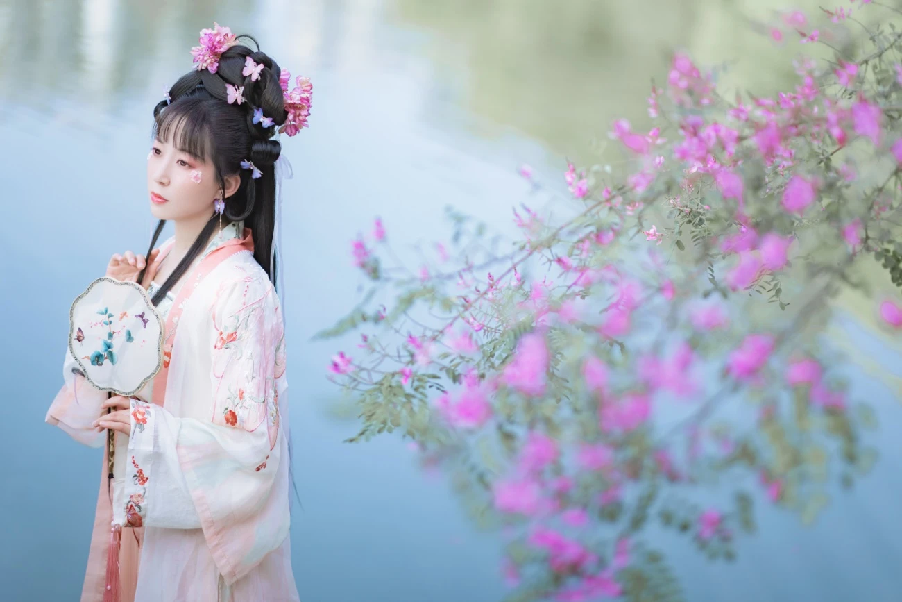 [YITUYU艺图语] 2022.05.22 春日宴 V [32P/277MB]