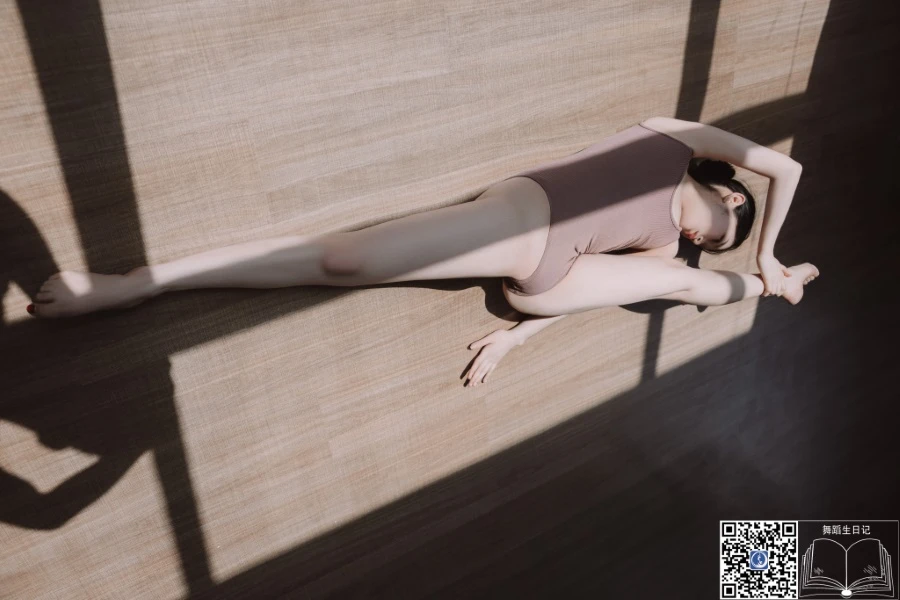 [GALLI嘉丽]舞蹈生日记 007 – 珊珊-2 [39P/314MB]