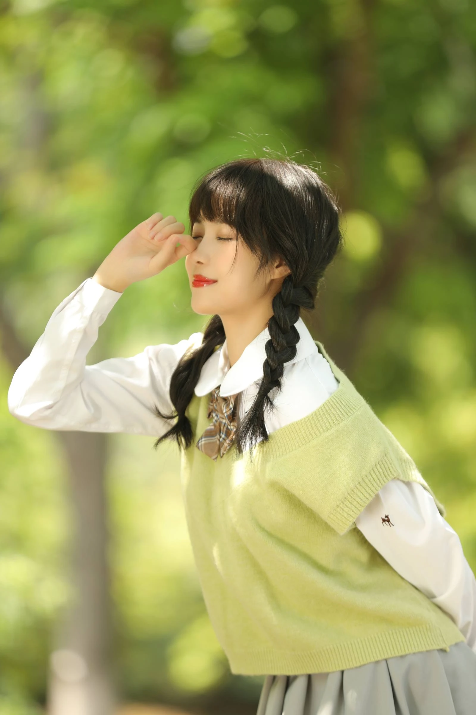 [YITUYU艺图语]2022.10.07 萤火之森 小薇人儿[33+1P/326MB]