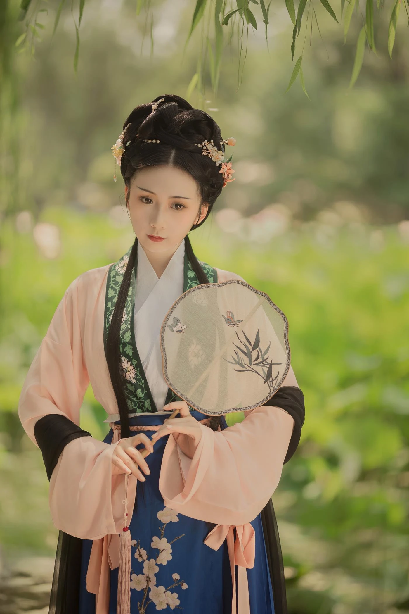 [YITUYU艺图语] 2021.12.23 荷叶罗裙 绿绿子 [21P/106MB]