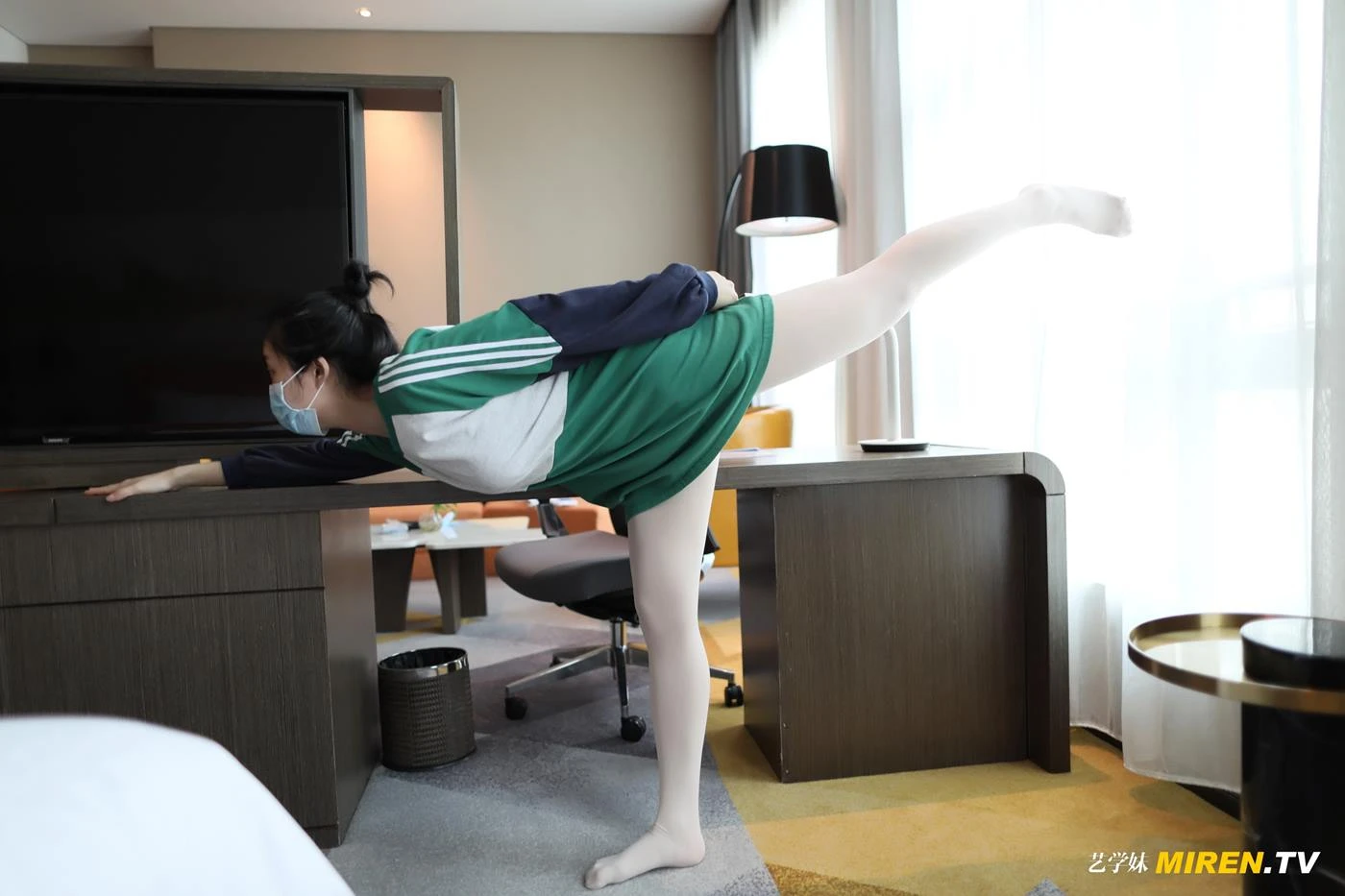 [ROSI艺XUE妹]2020.05.01 NO.123[72+1P/52MB]