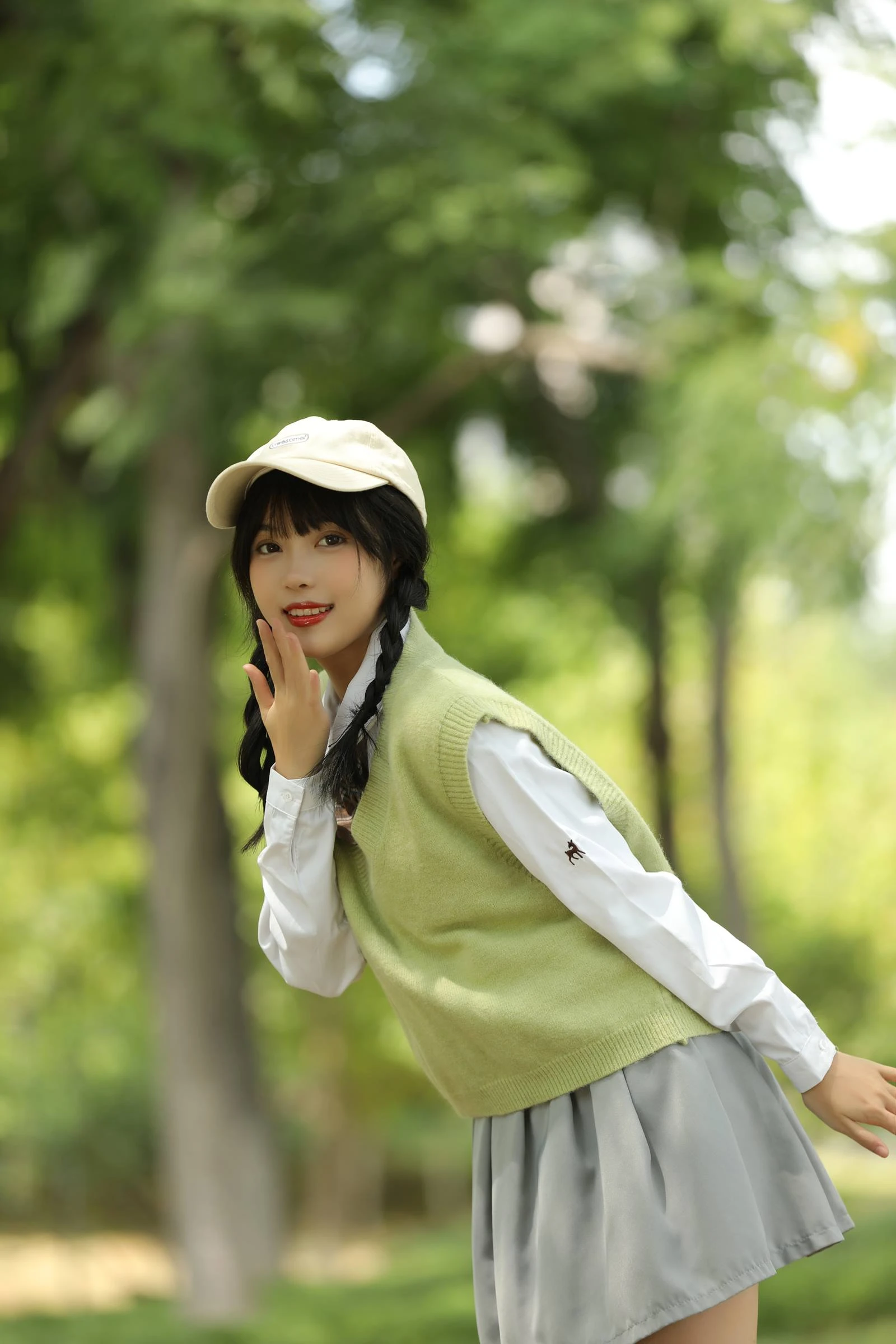 [YITUYU艺图语]2022.10.07 萤火之森 小薇人儿[33+1P/326MB]