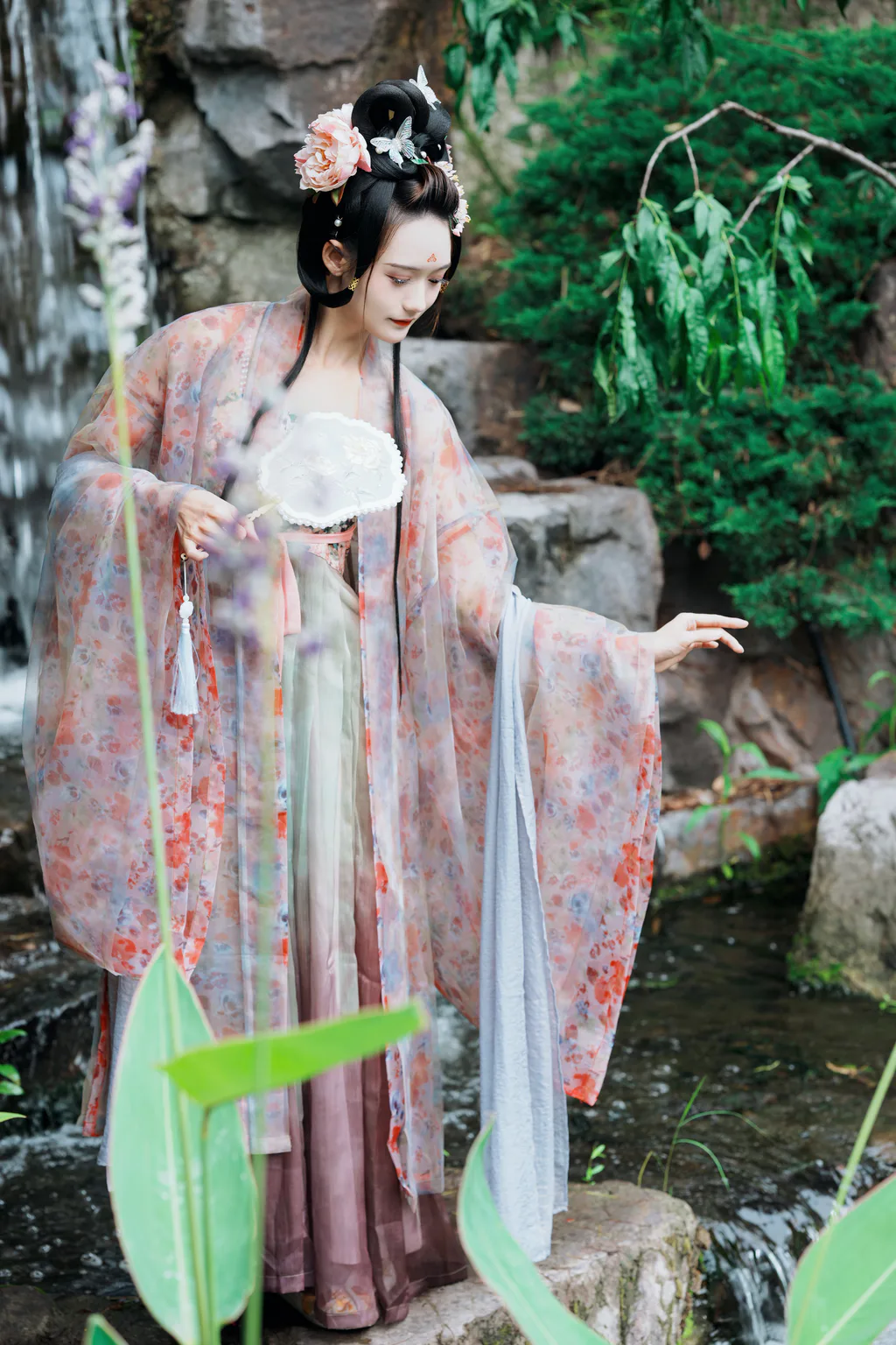 [YITUYU艺图语]2023.05.16 天青色等烟雨 兔子Zzz不吃胡萝卜[27+1P/378MB]