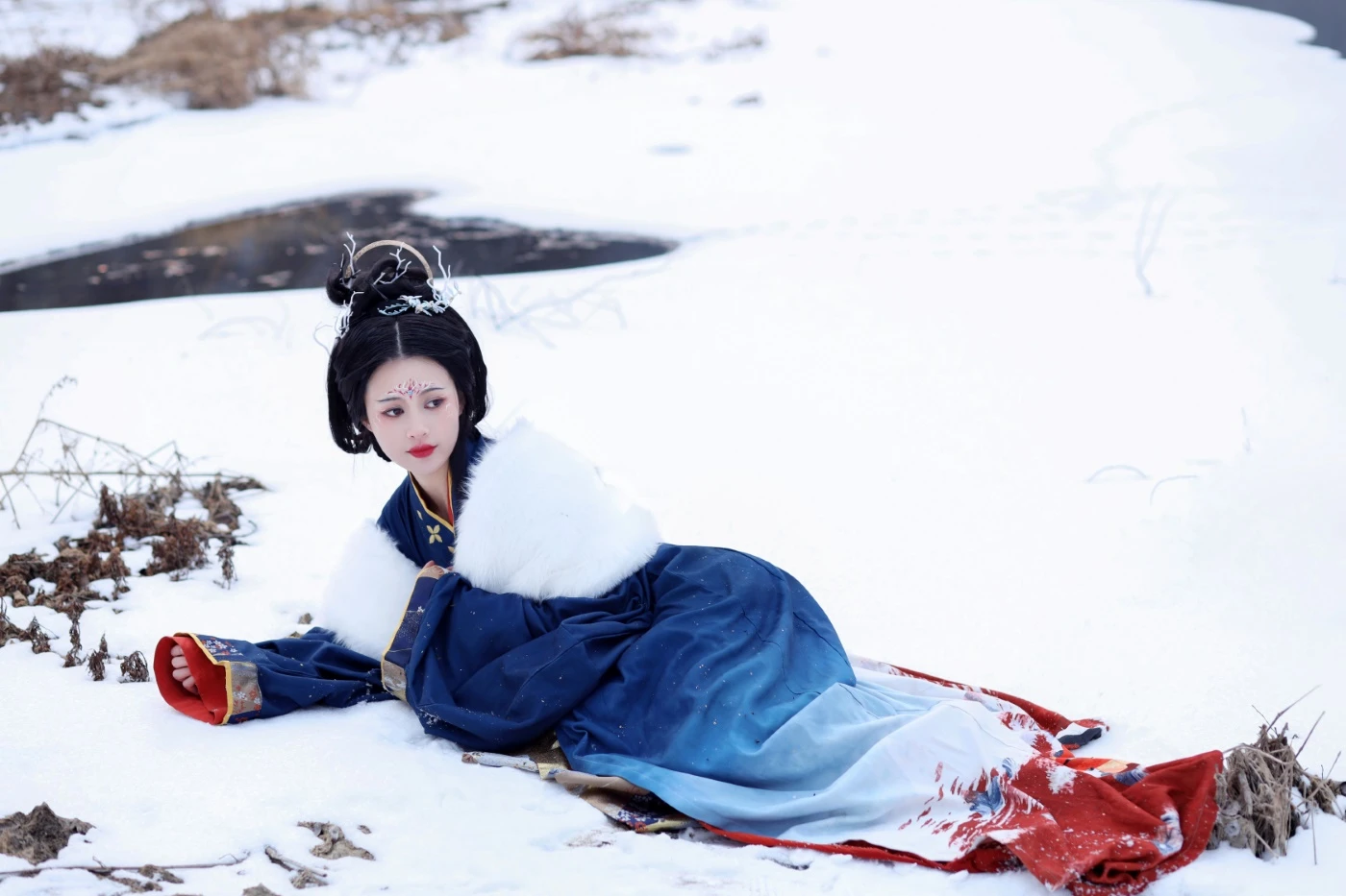 [YITUYU艺图语] 2022.06.05 雪山山神 青霜鹅 [22P/302MB]