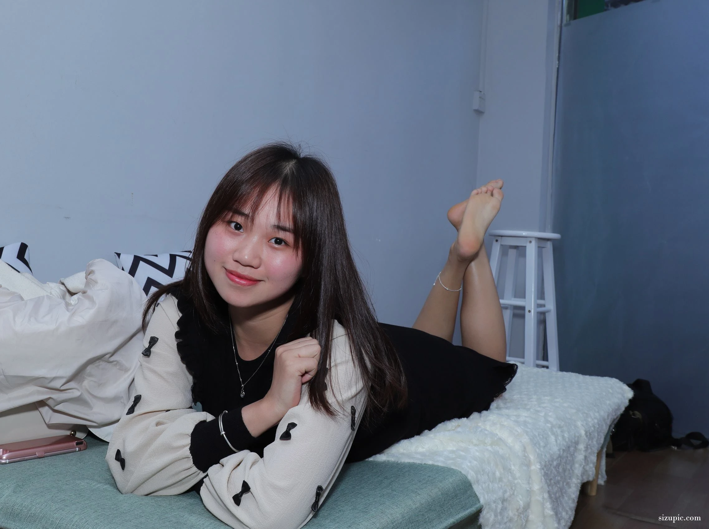 Pary摄影 NO.137 曾经做过车模的大镁钕灵儿棚拍38码美脚[89P/／289MB]
