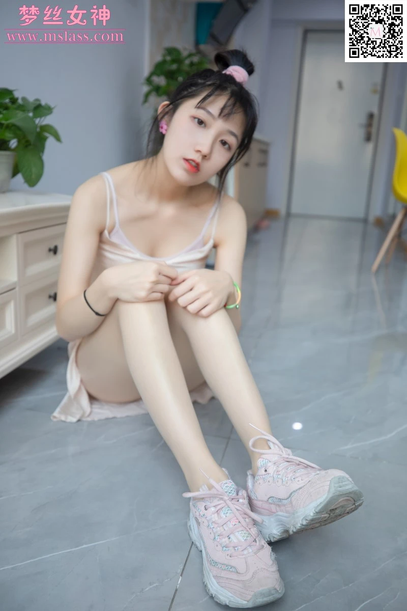 [MSLASS梦丝女神] 2020.11.02 莹仙女《PINK》[51P/372MB]