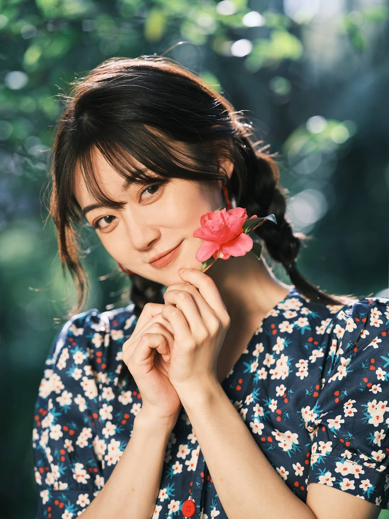 [YITUU艺图语] 2022.04.24 复古碎花裙 飞鸟咕咕- [31P/705MB]
