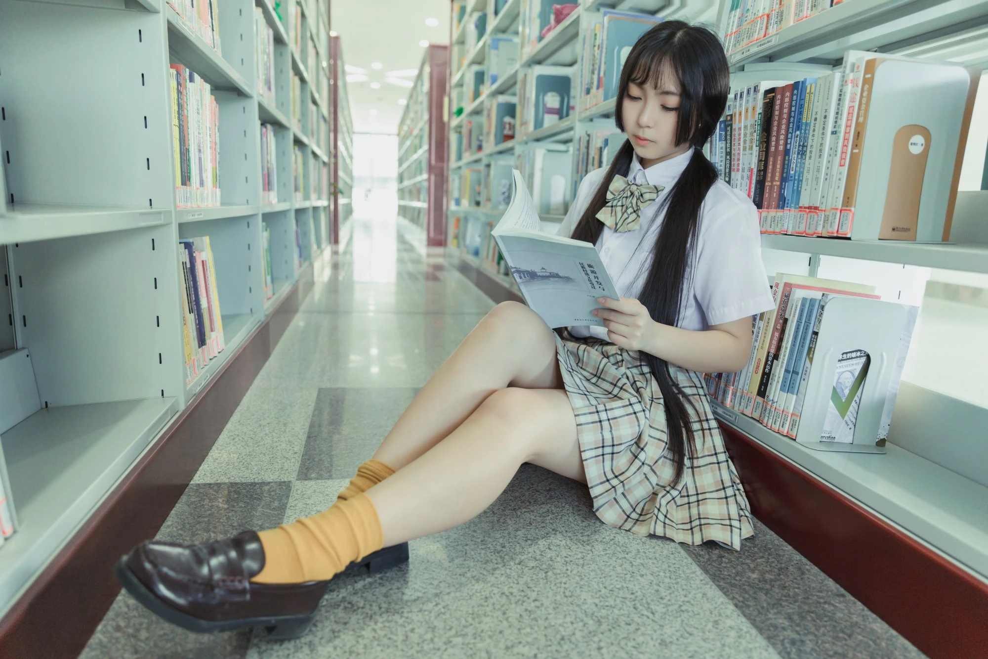 [YITUYU艺图语]2022.08.11 毕业季 阡墨红尘[30+1P/426MB]