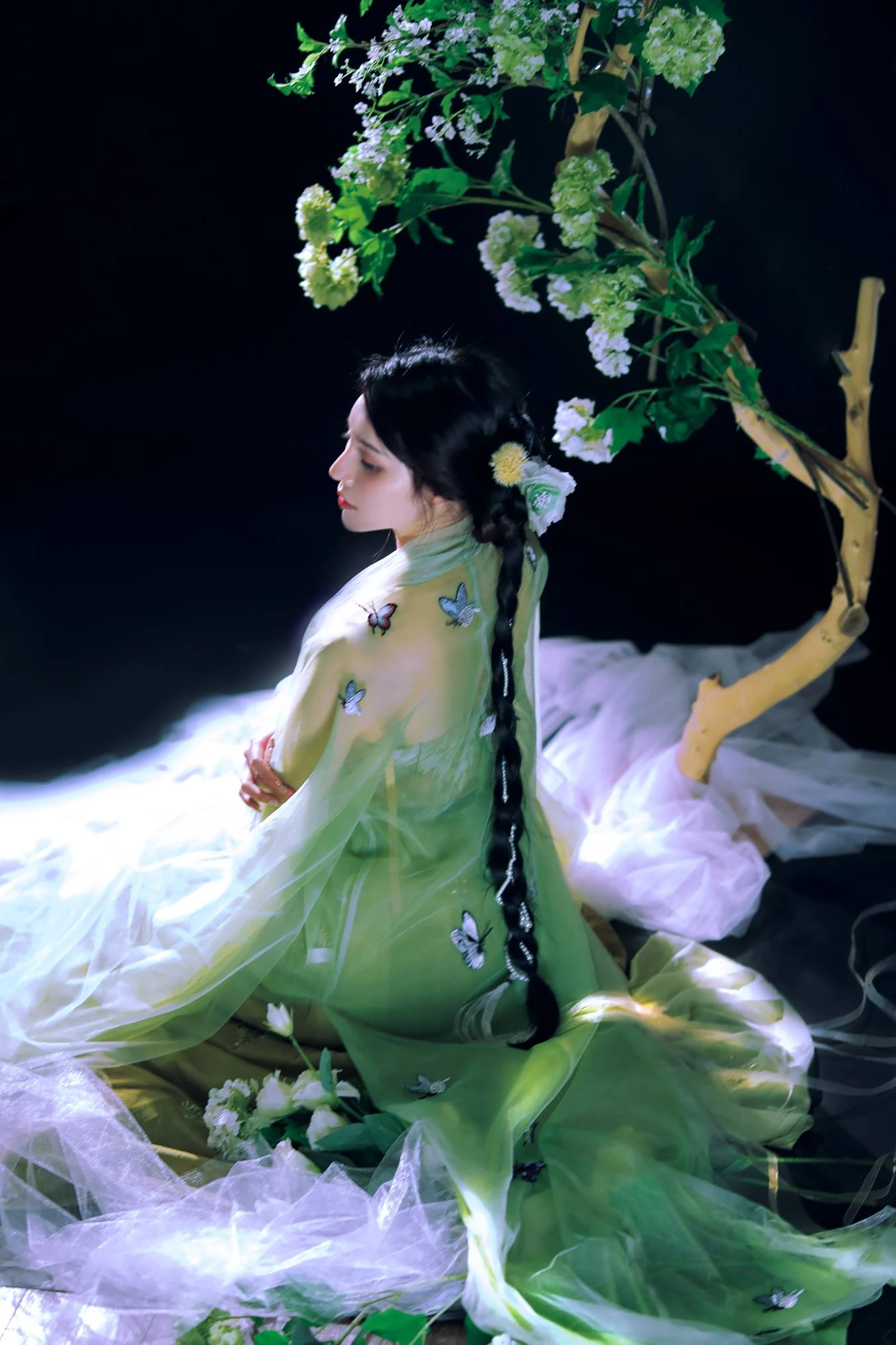 [YITUU艺图语] 2022.03.26 破茧成蝶 绾颜 [21P/337MB]
