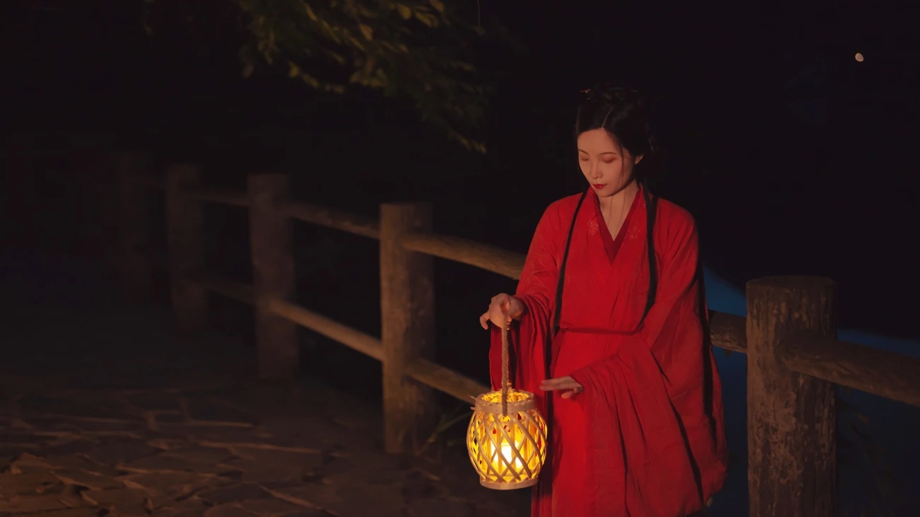 [YITUYU艺图语] 2021.03.01 人间忽晚山河已秋 秦笙 [29P/231MB]