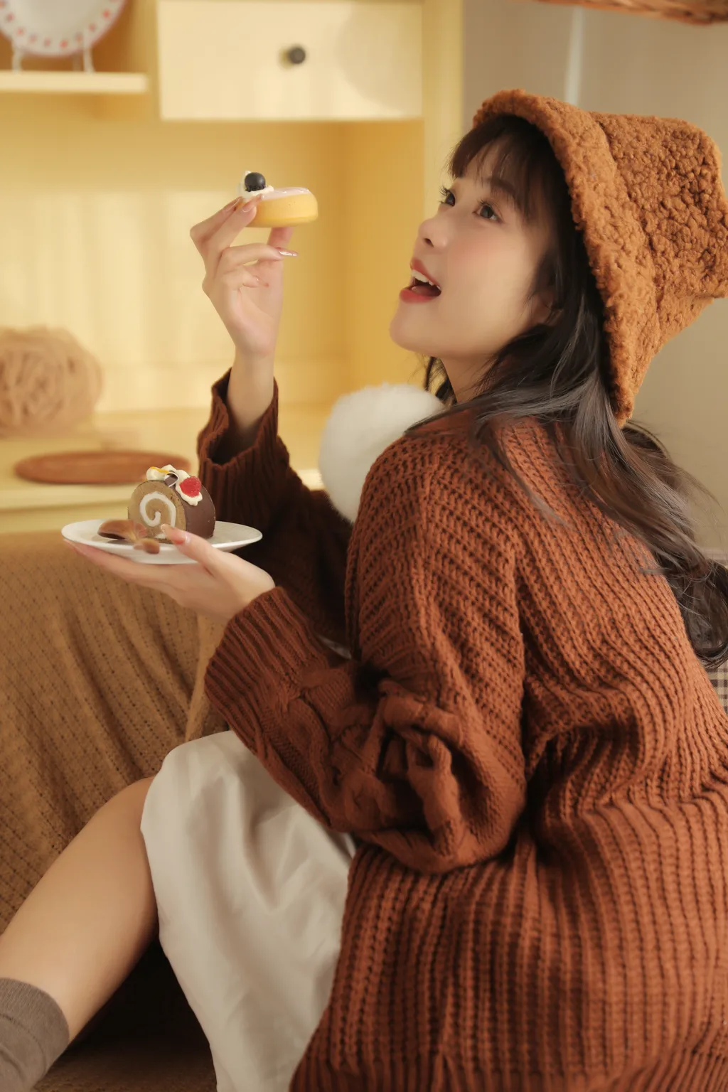 [YITUYU艺图语]2022.11.24 榛子拿铁 小薇人儿[31+1P/355MB]