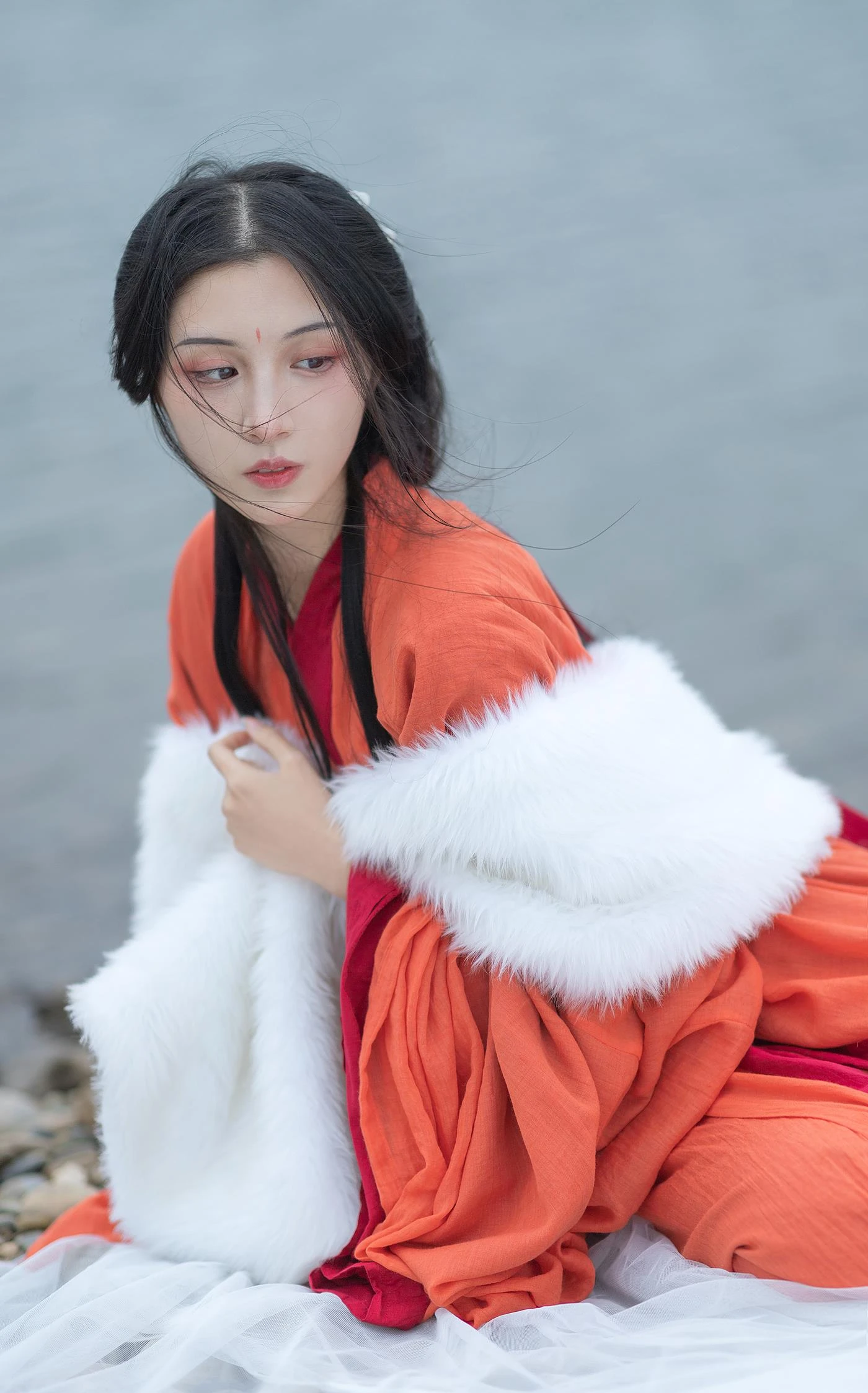 [YITUYU艺图语] 2022.02.28 水天一色 缪缪 [22P/206MB]
