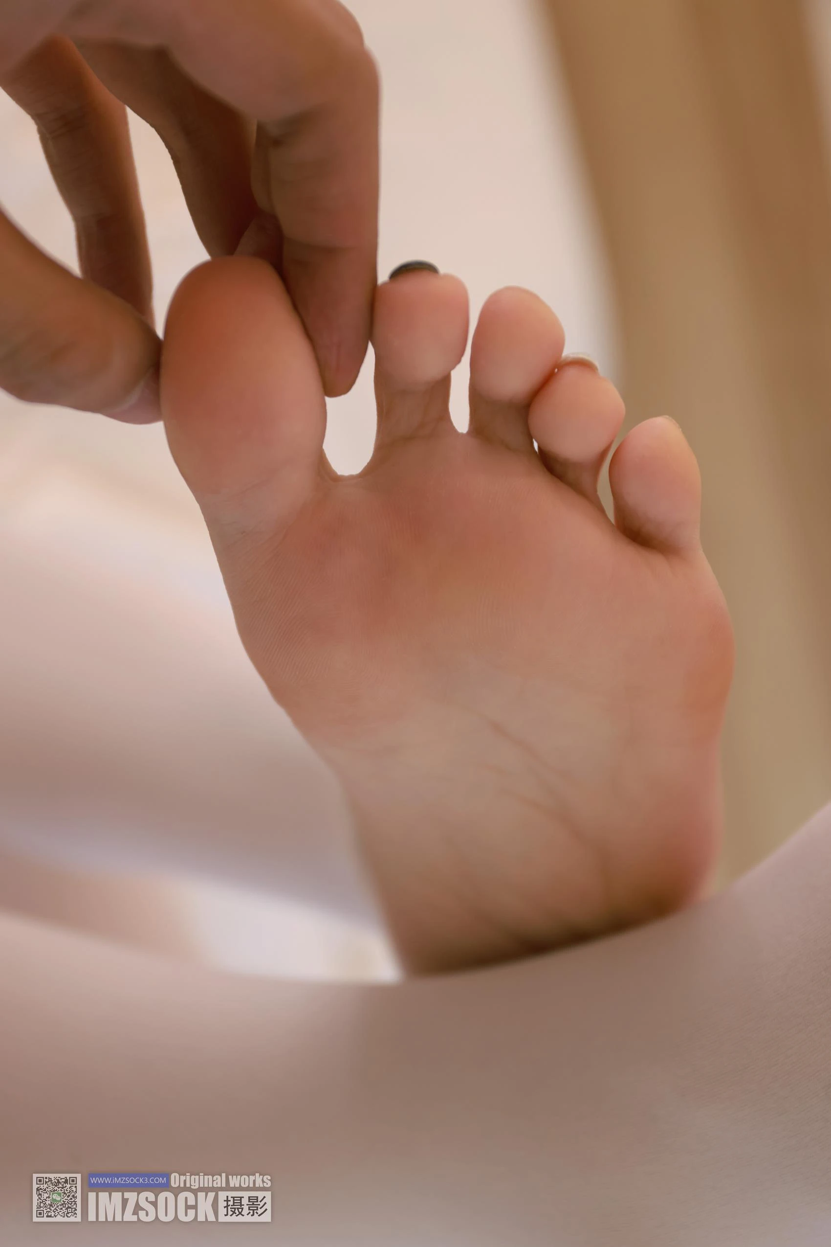 [MZSOCK]爱镁足 NO.241 小雅[62P/772MB]