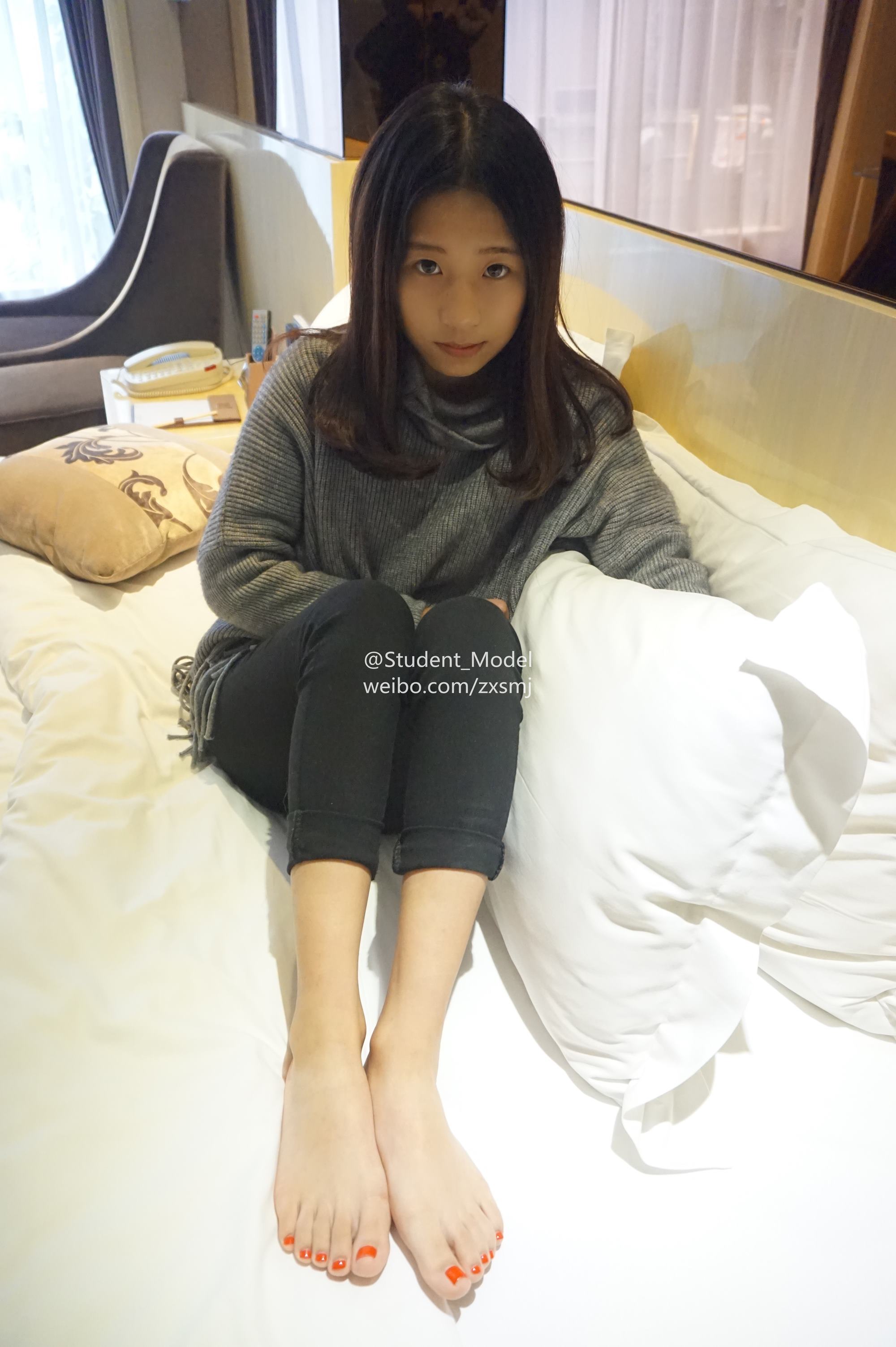students 美腿镁足 004[74P/220MB]