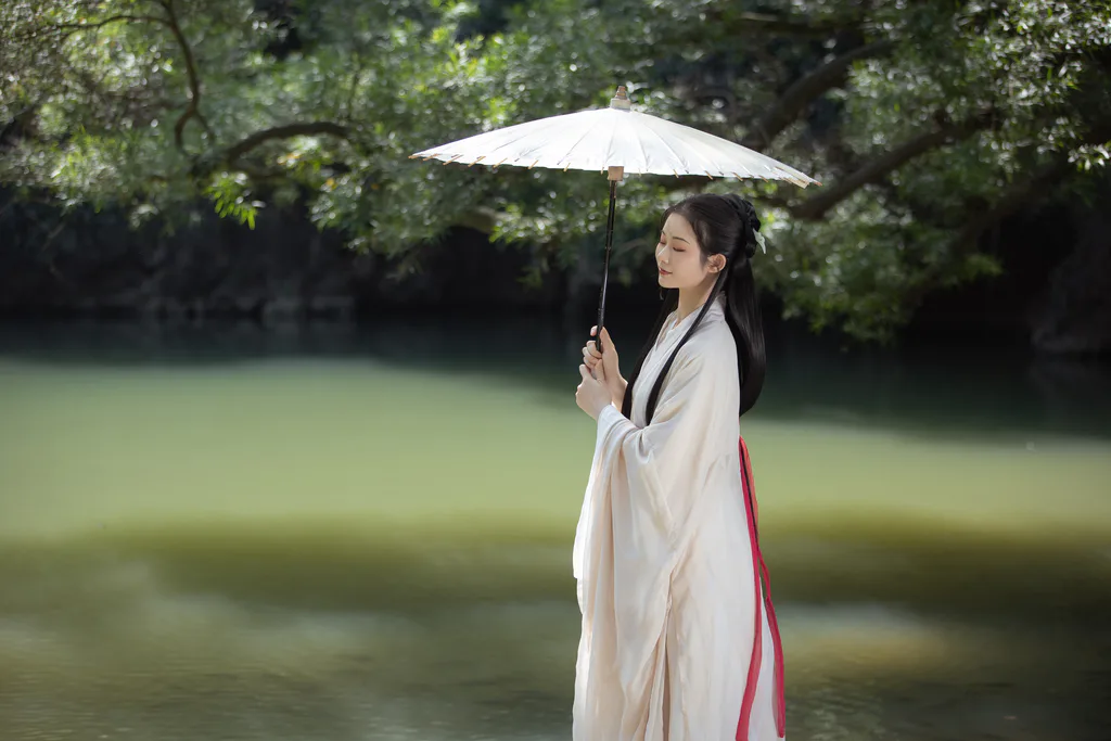 [YITUYU艺图语]2022.12.27 春色 培培[33+1P/357MB]