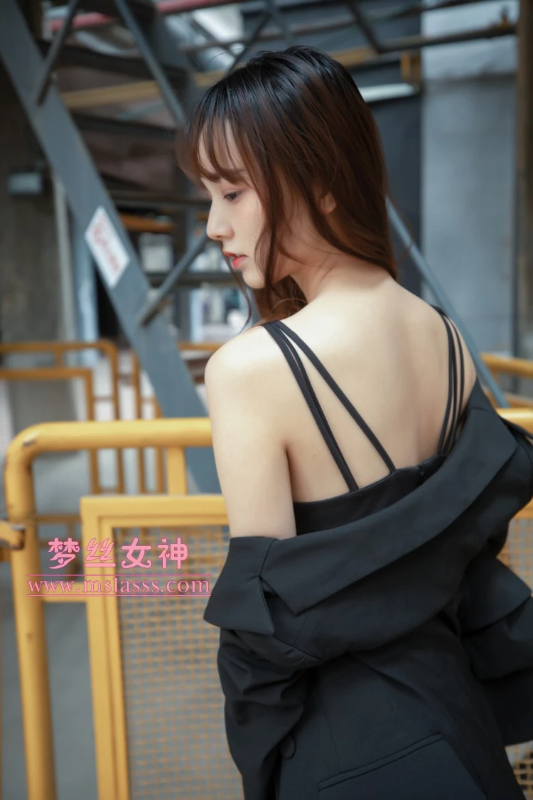 [MSLASS梦丝女神] 2020-04-22 玥玥 火车超自然系 [62P/1V/1155M]