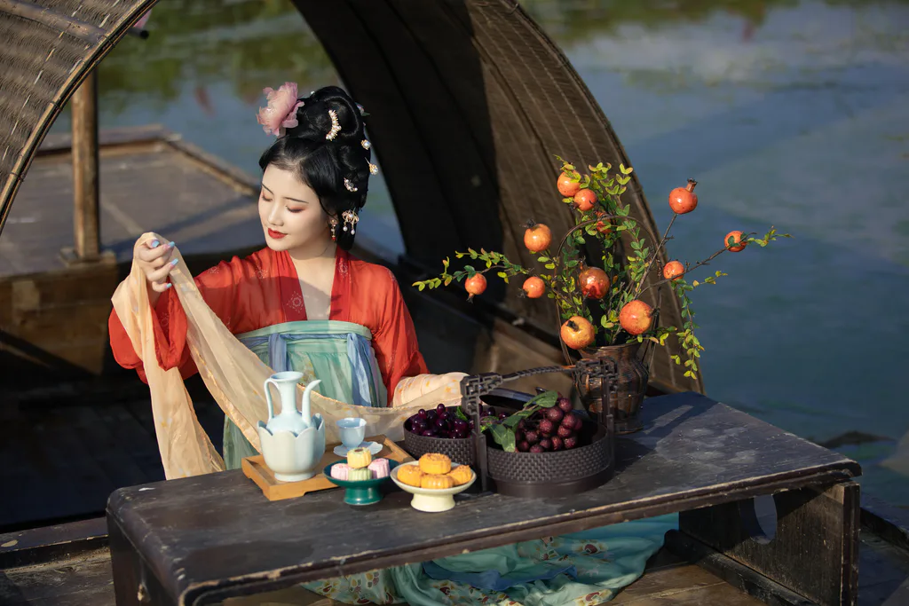 [YITUYU艺图语]2022.12.31 碧水悠 肉嘟嘟的小海疼[25+1P/254MB]