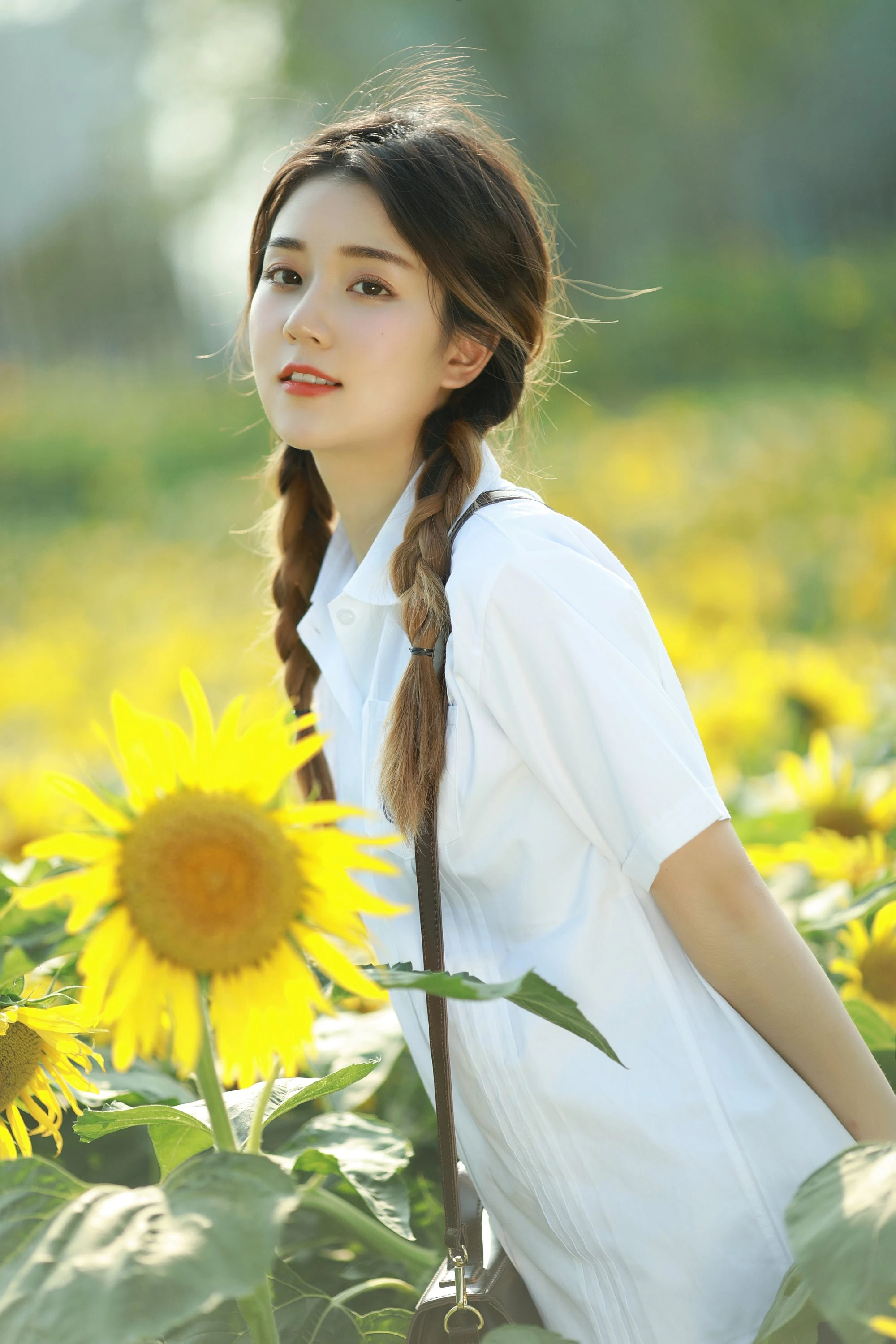 [YITUYU艺图语]2022.07.24 向日葵少女 莎莎[20+1P/311MB]