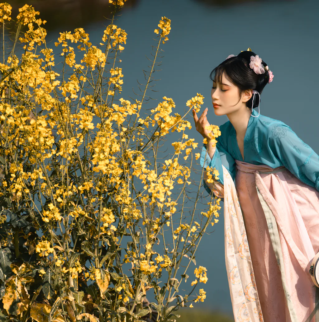 [YITUYU艺图语]2023.03.17 等风来 初茶[62+1P/1.14GB]