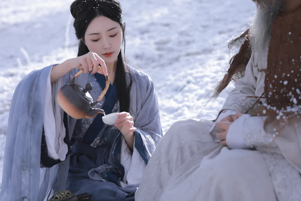 [YITUYU艺图语]2023.04.16 风雪夜归人 素昧在路上&汉服爷爷云中鹤 [24+1P/348MB]