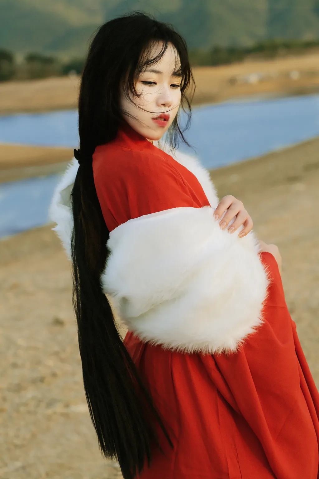 [YITUYU艺图语]2022.12.04 忘川 会下雪的小仙女[24+1P/507MB]