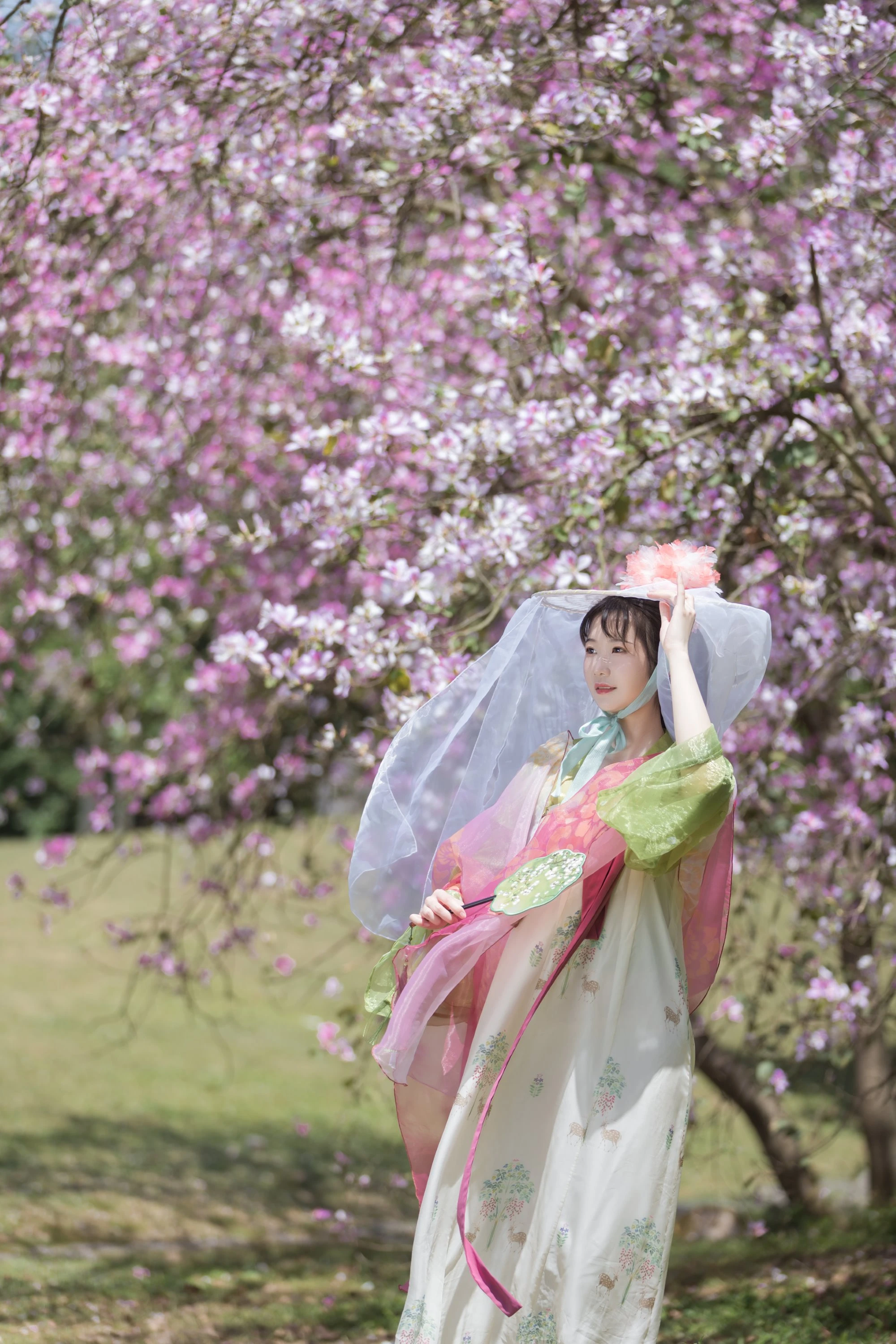[YITUYU艺图语]2022.07.24 花如锦 fun[27+1P/372MB]