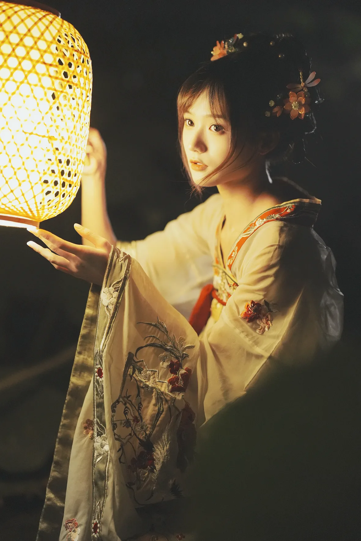 [YITUYU艺图语]2023.07.07 荷香袅袅 兔子Zzz不吃胡萝卜[25+1P/302MB]